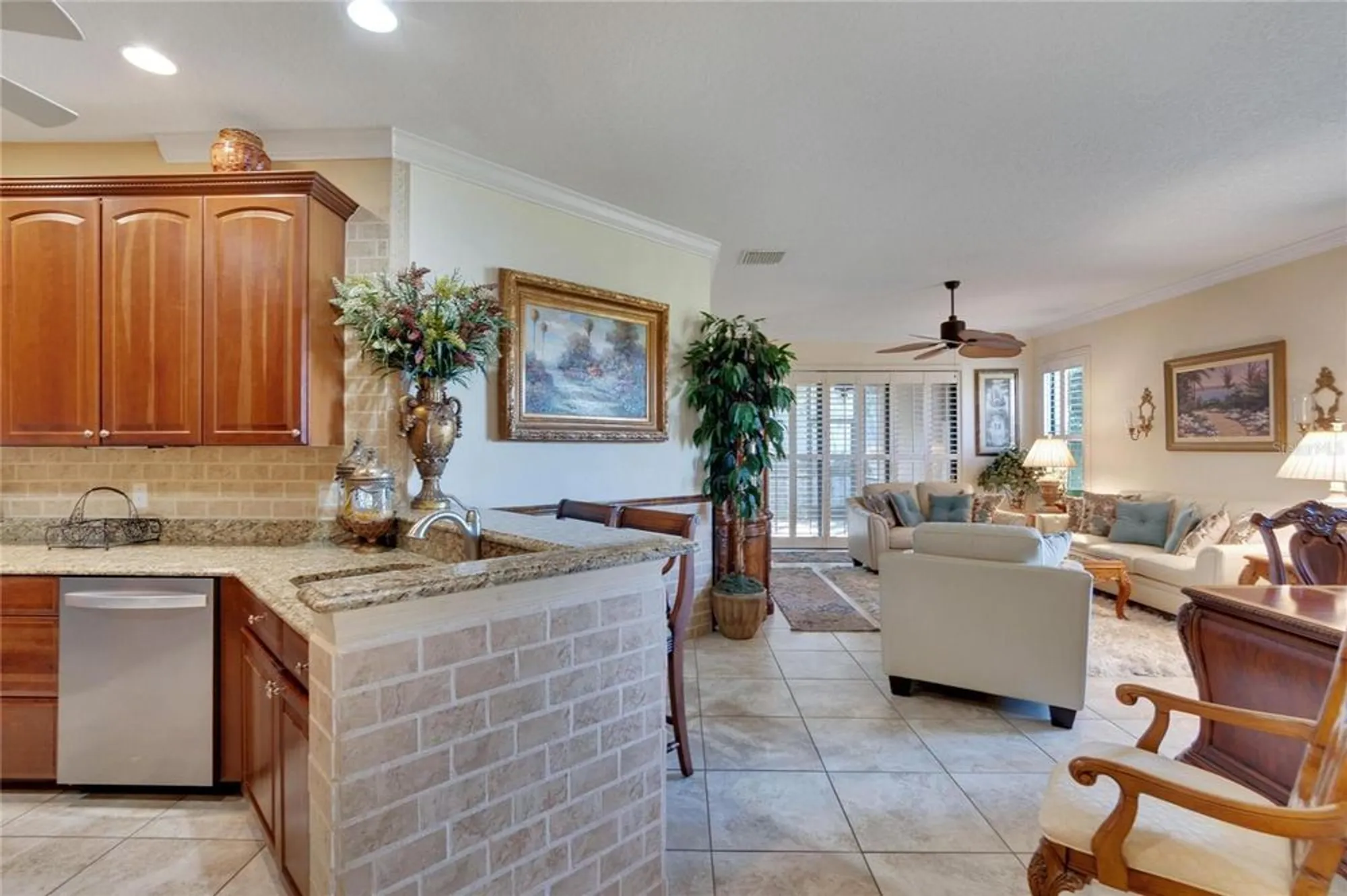 Property Slideshow image 18 of 67 | 204 mystic falls dr, Apollo Beach, FL, 33572