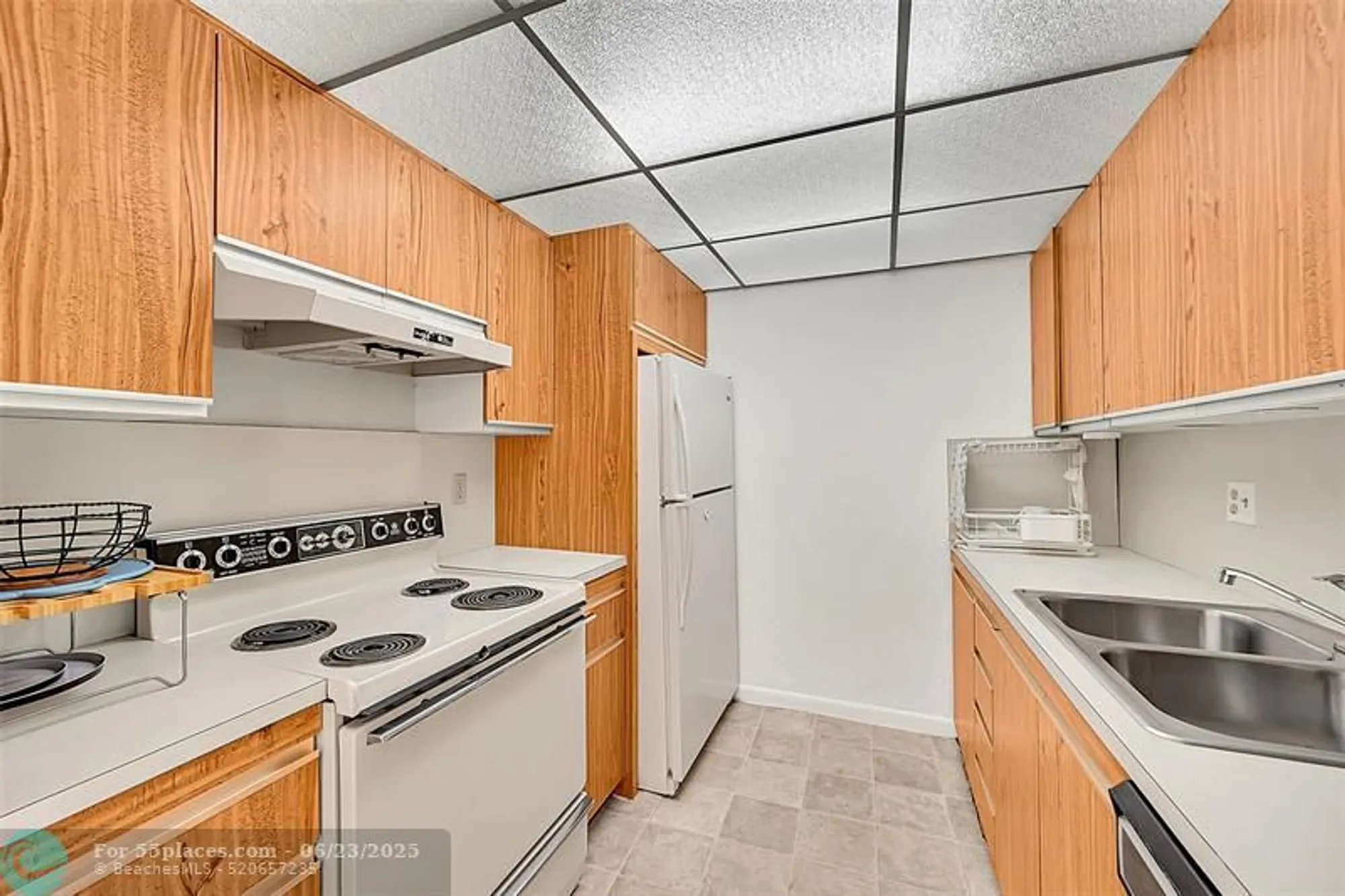 Property Slideshow image 7 of 22 | 2103 lucaya bnd e3, Coconut Creek, FL, 33066