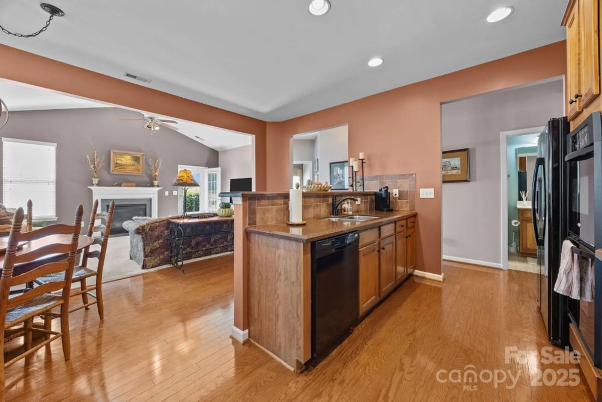 Property Slideshow image 14 of 44 | 253 garnet ct, Fort Mill, SC, 29708