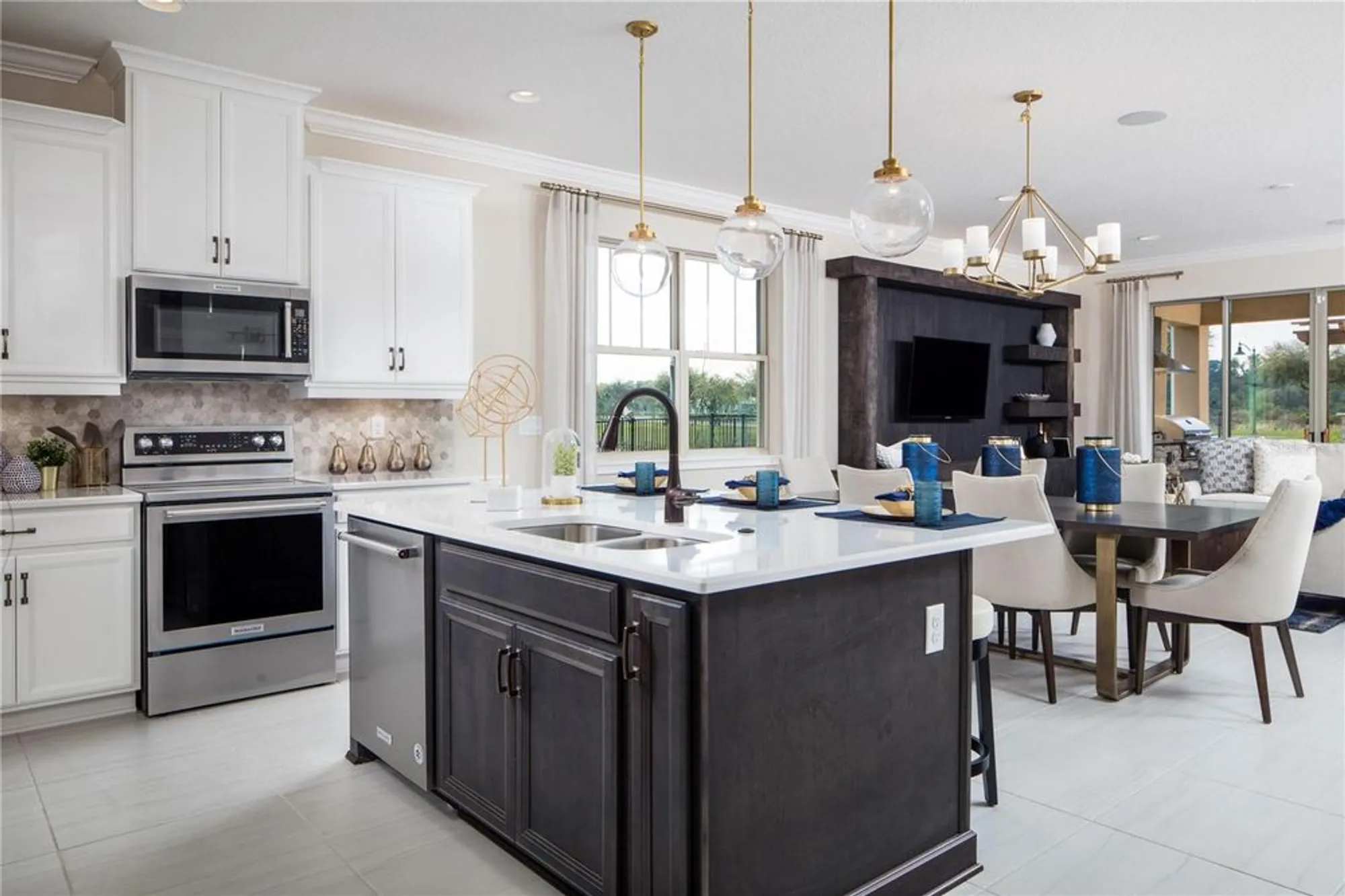 Property Slideshow image 9 of 24 | 3285 songbird cir, Harmony, FL, 34773