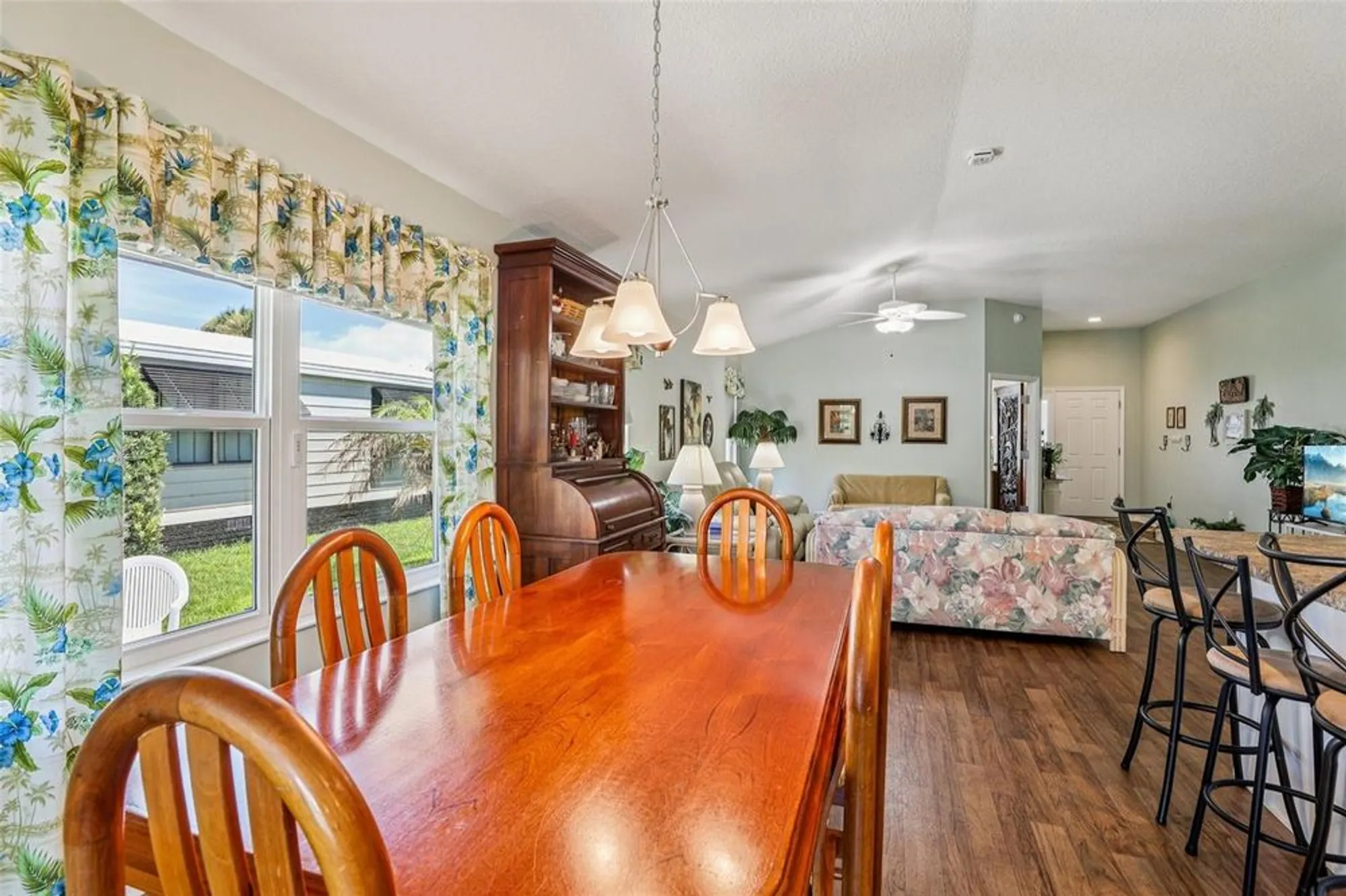 Property Slideshow image 9 of 57 | 703 royal palm ave, Lady Lake, FL, 32159