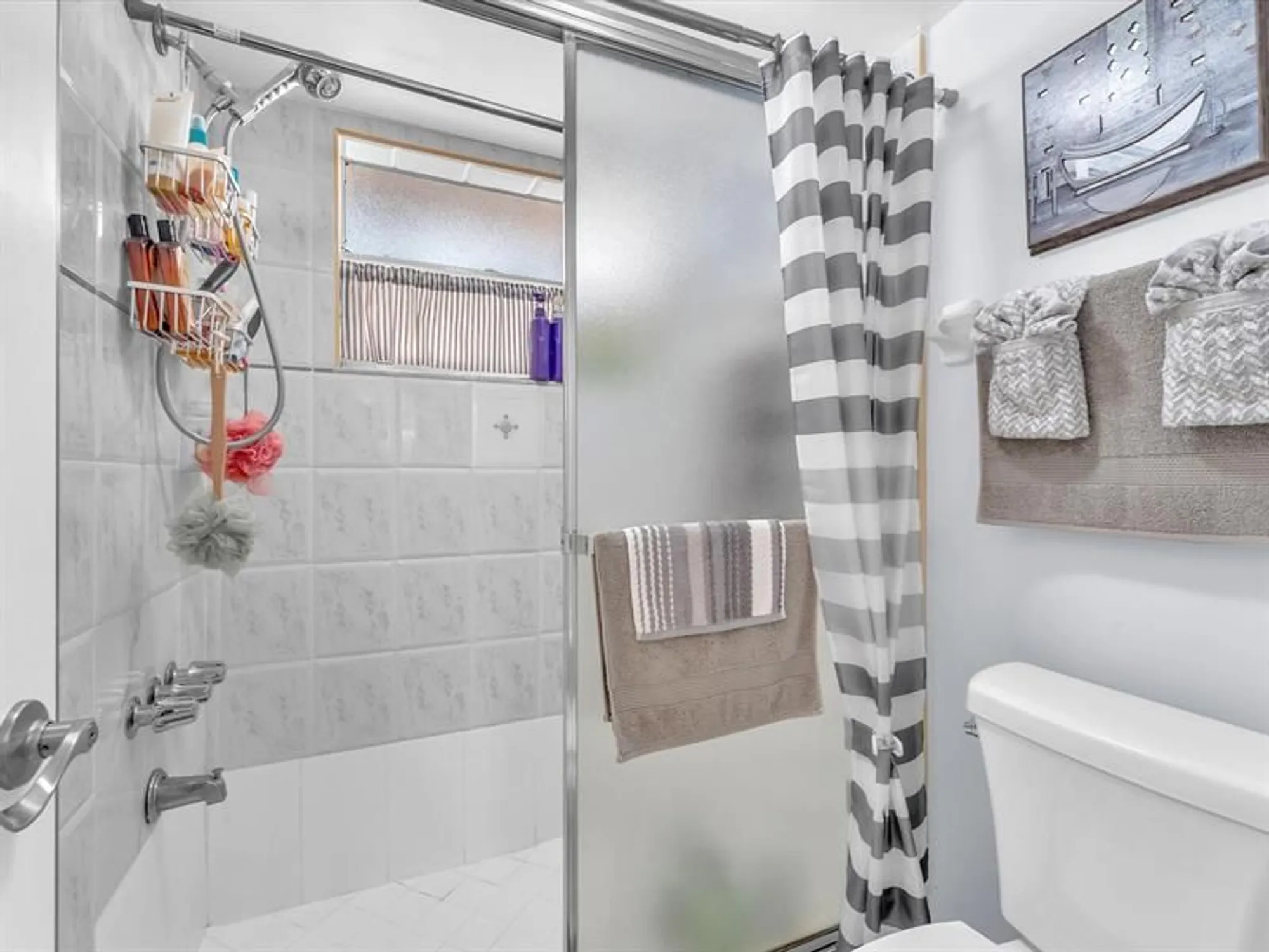 Property Slideshow image 14 of 25 | 6770 royal palm blvd apt 205, Margate, FL, 33063