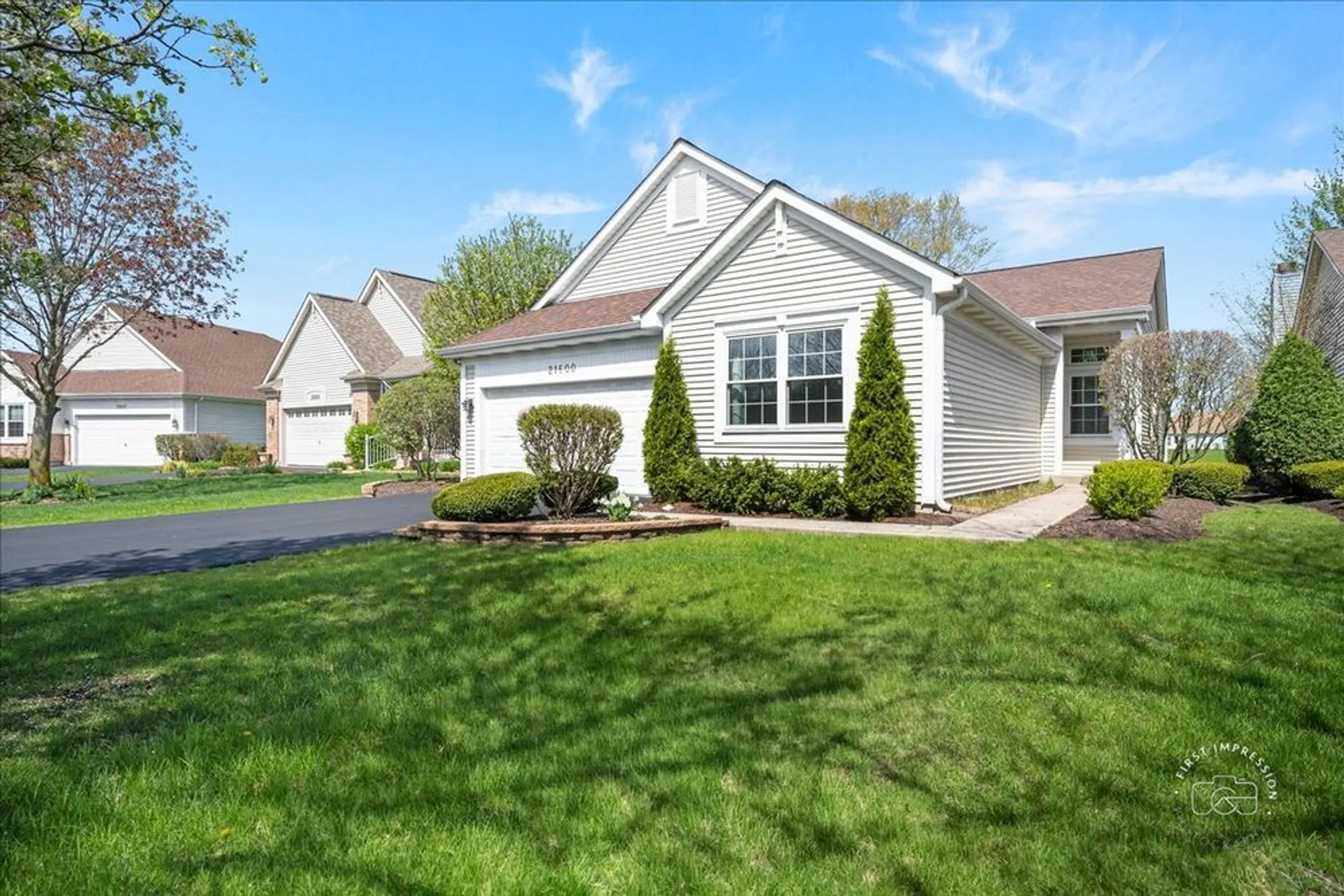 Property Slideshow image 2 of 37 | 21600 w larch dr, Plainfield, IL, 60544