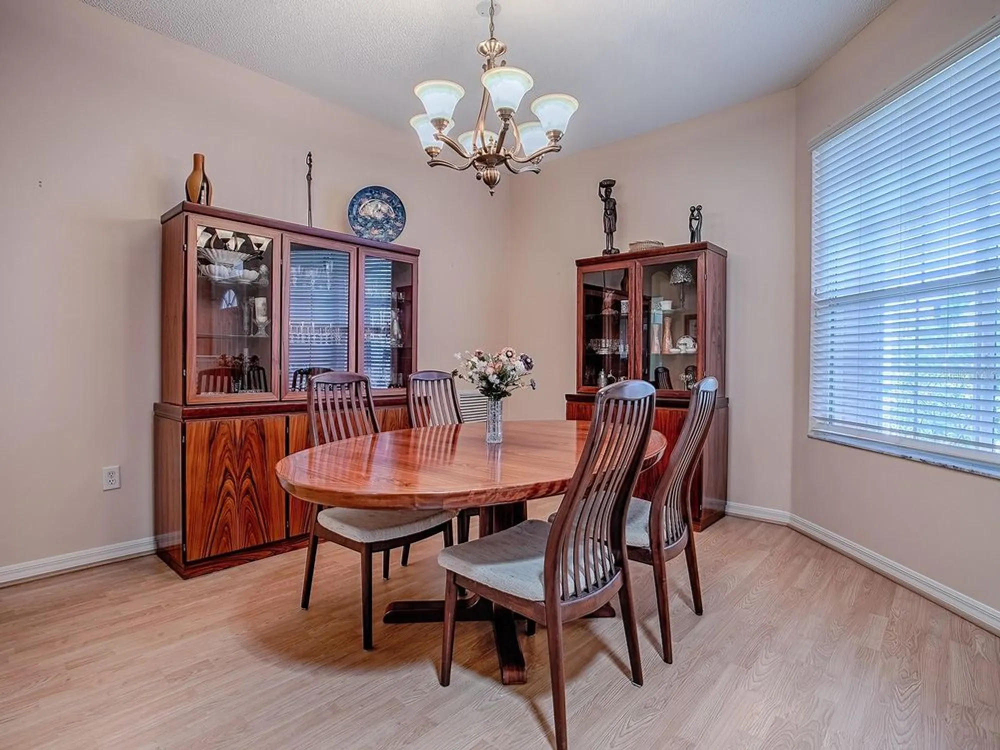 Property Slideshow image 12 of 48 | 910 eagles lndg, Leesburg, FL, 34748