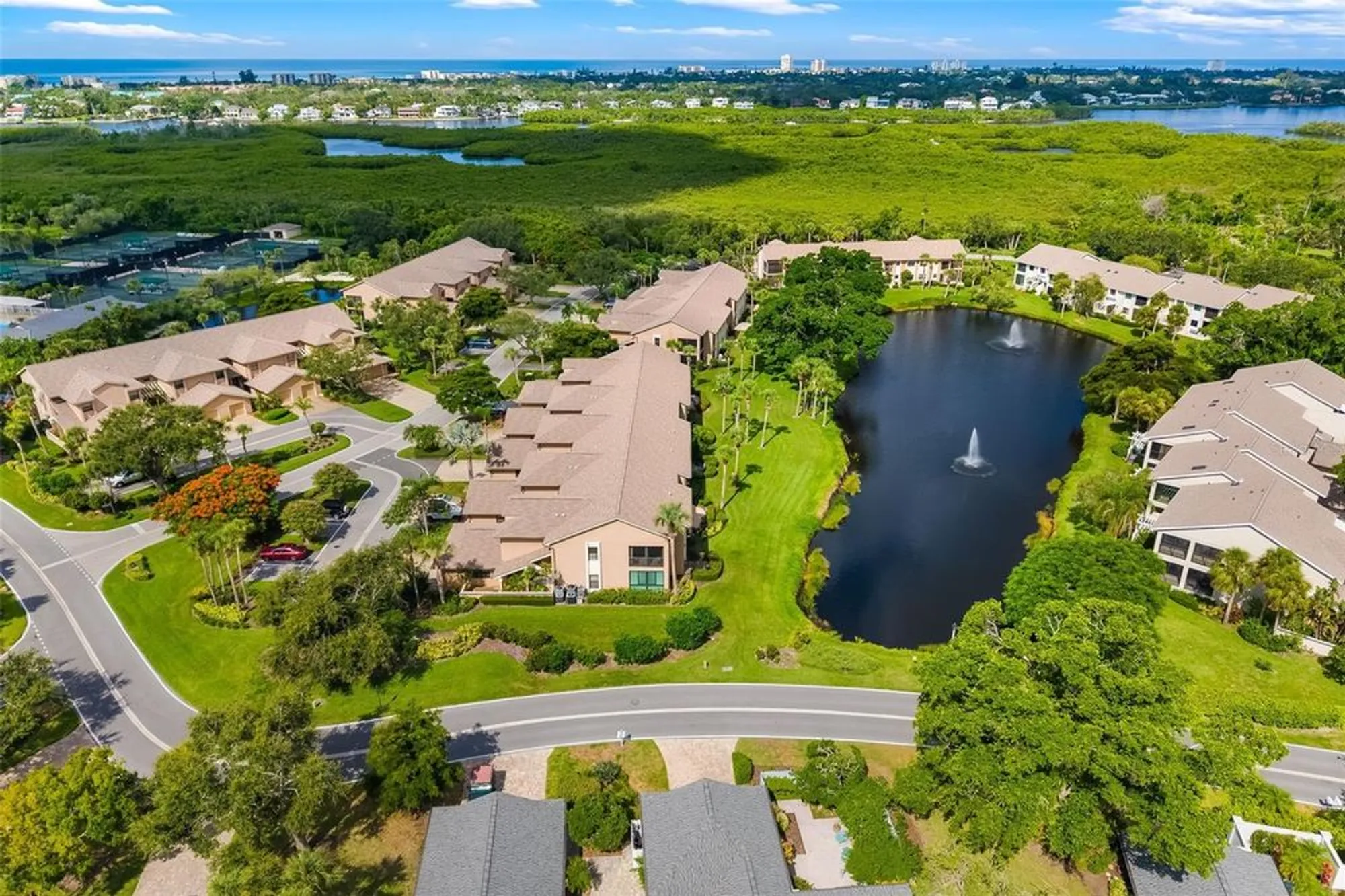Property Slideshow image 13 of 58 | 5287 heron way 205, Sarasota, FL, 34231