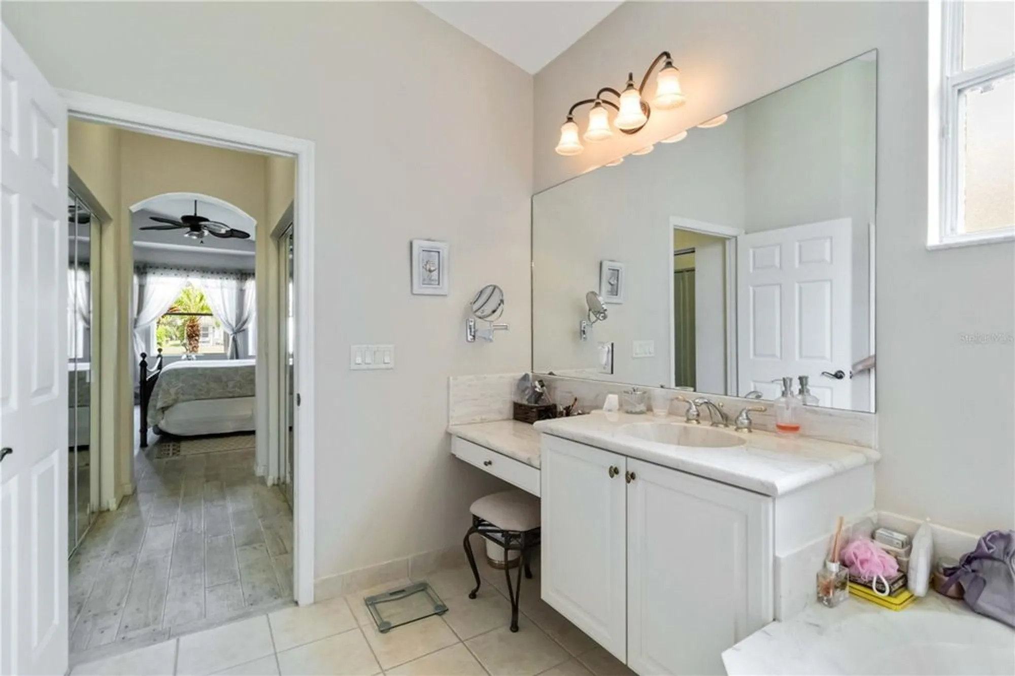 Property Slideshow image 16 of 31 | 4211 64th dr e unit e, Sarasota, FL, 34243