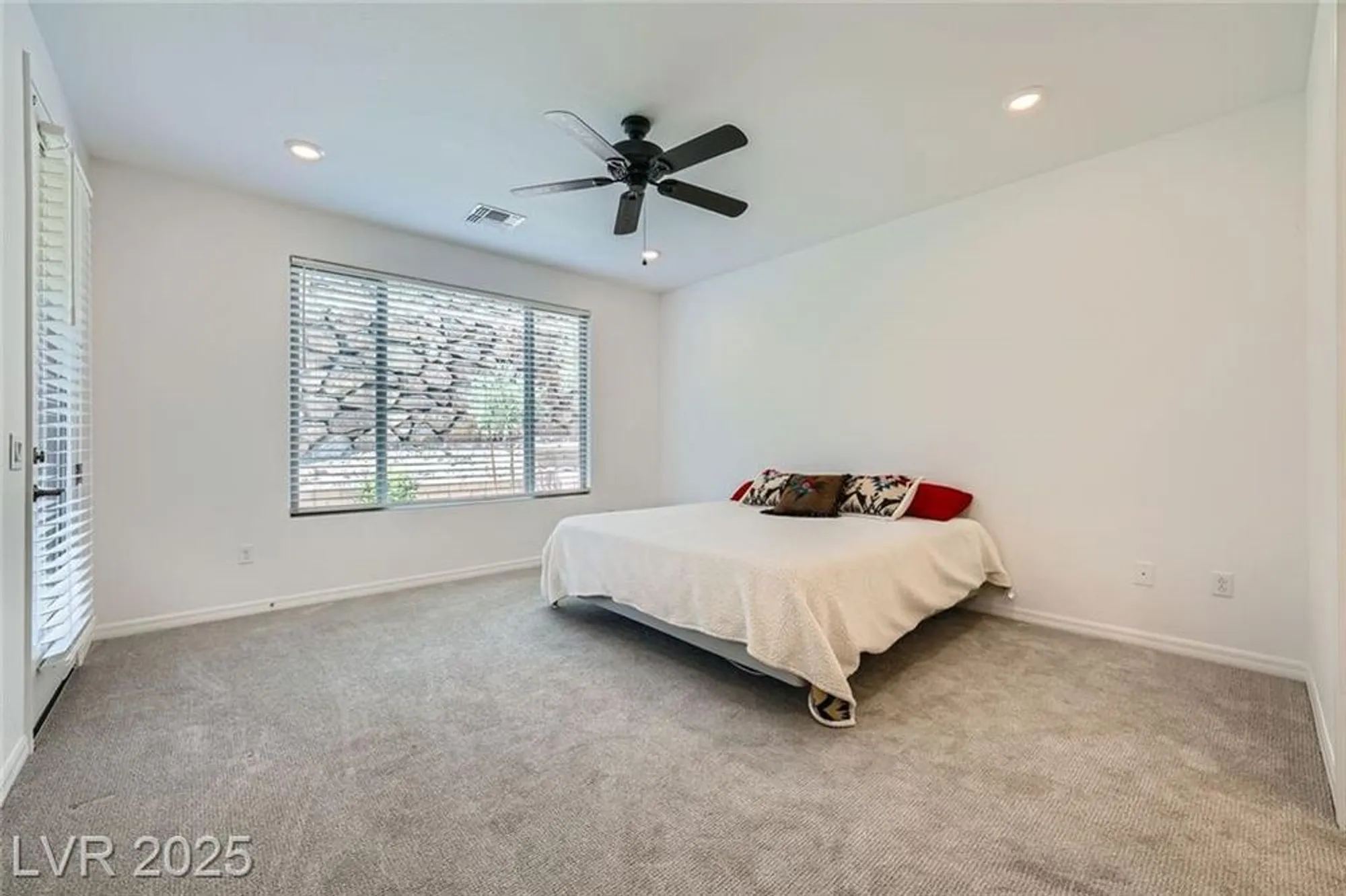 Property Slideshow image 18 of 36 | 243 sun glaze ave, Henderson, NV, 89011