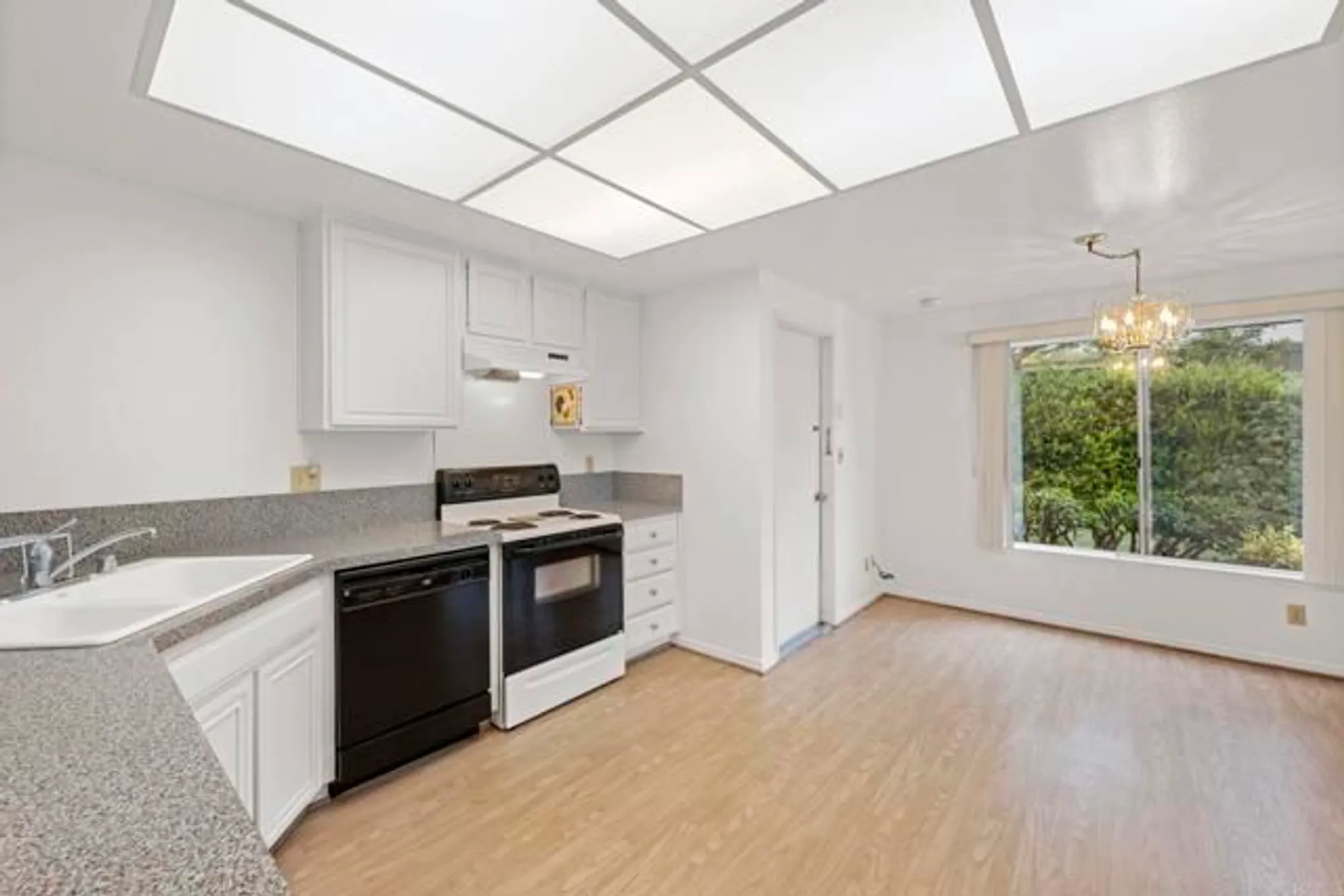 Property Slideshow image 16 of 51 | 1109 calle del baston, San Marcos, CA, 92078