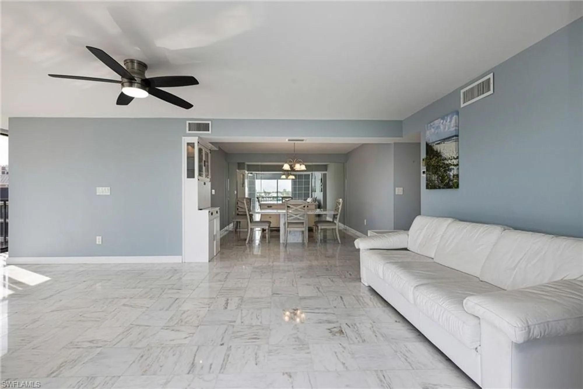 Property Slideshow image 13 of 49 | 3200 gulf shore blvd 401, Naples, FL, 34103