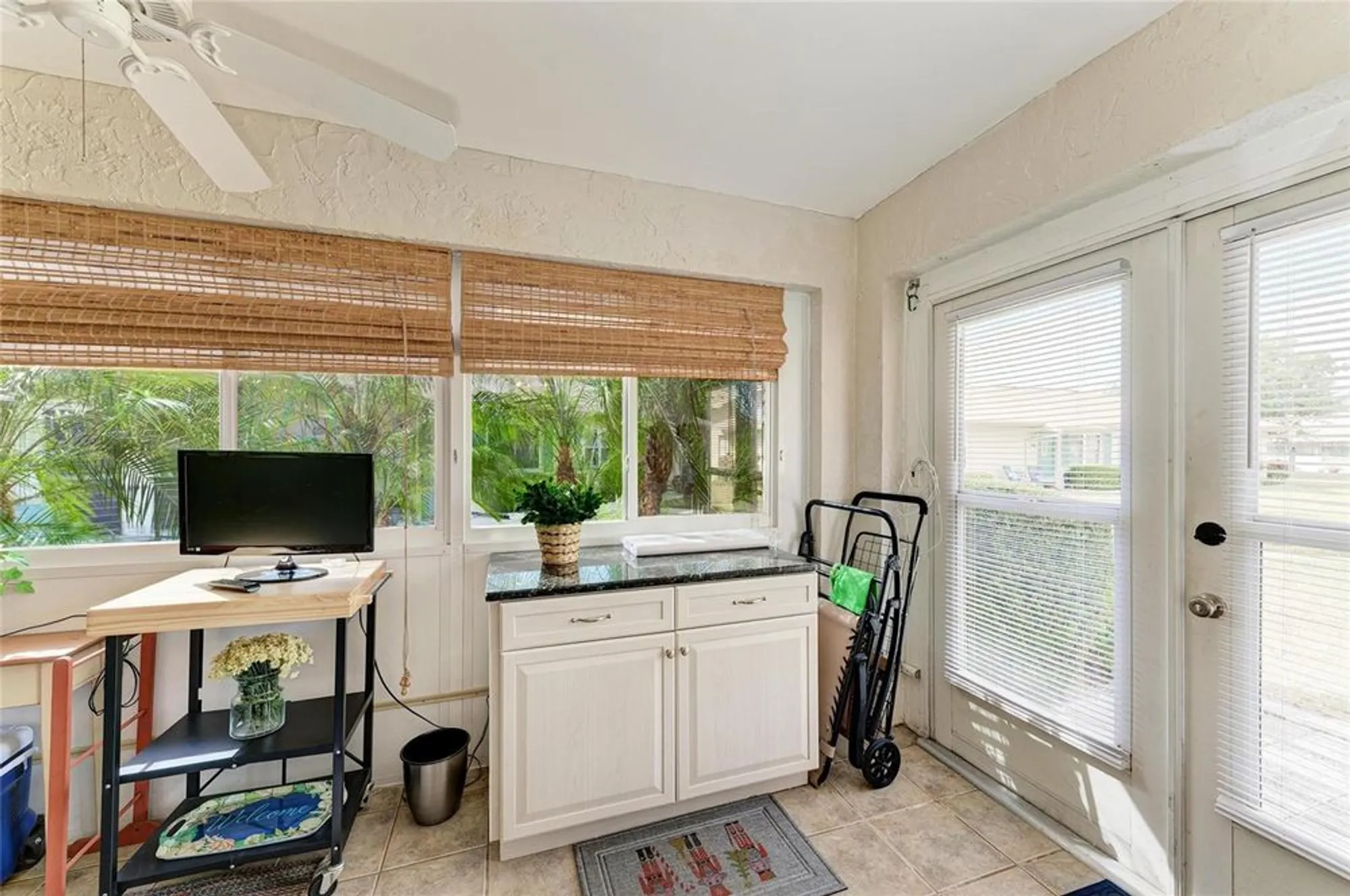 Property Slideshow image 23 of 46 | 1906 canterbury ln 16, Sun City Center, FL, 33573