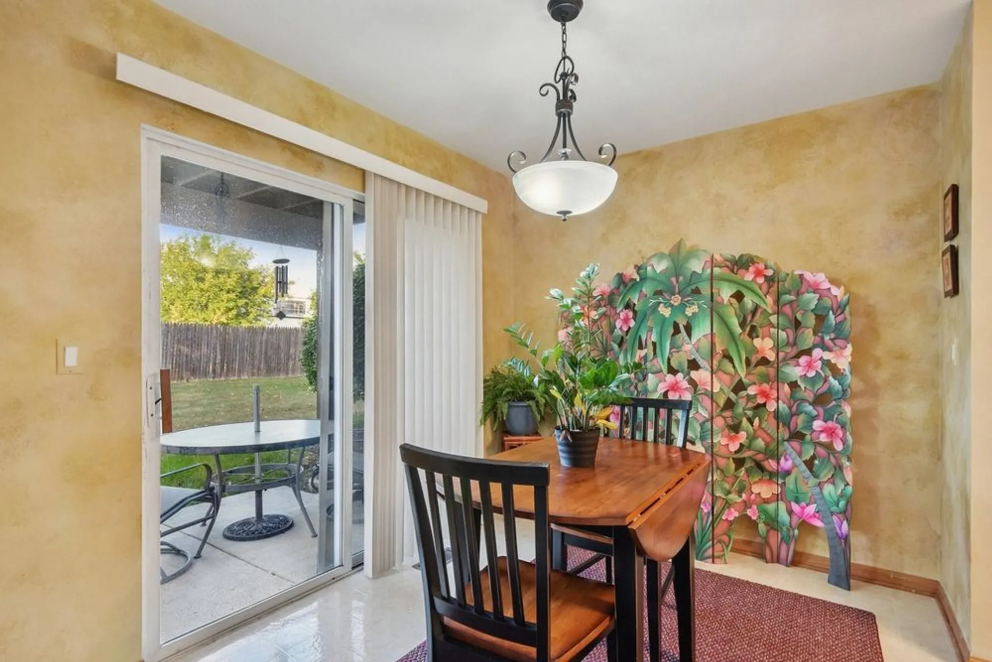 Property Slideshow image 8 of 20 | 20862 w torrey pines apt 1b, Plainfield, IL, 60544