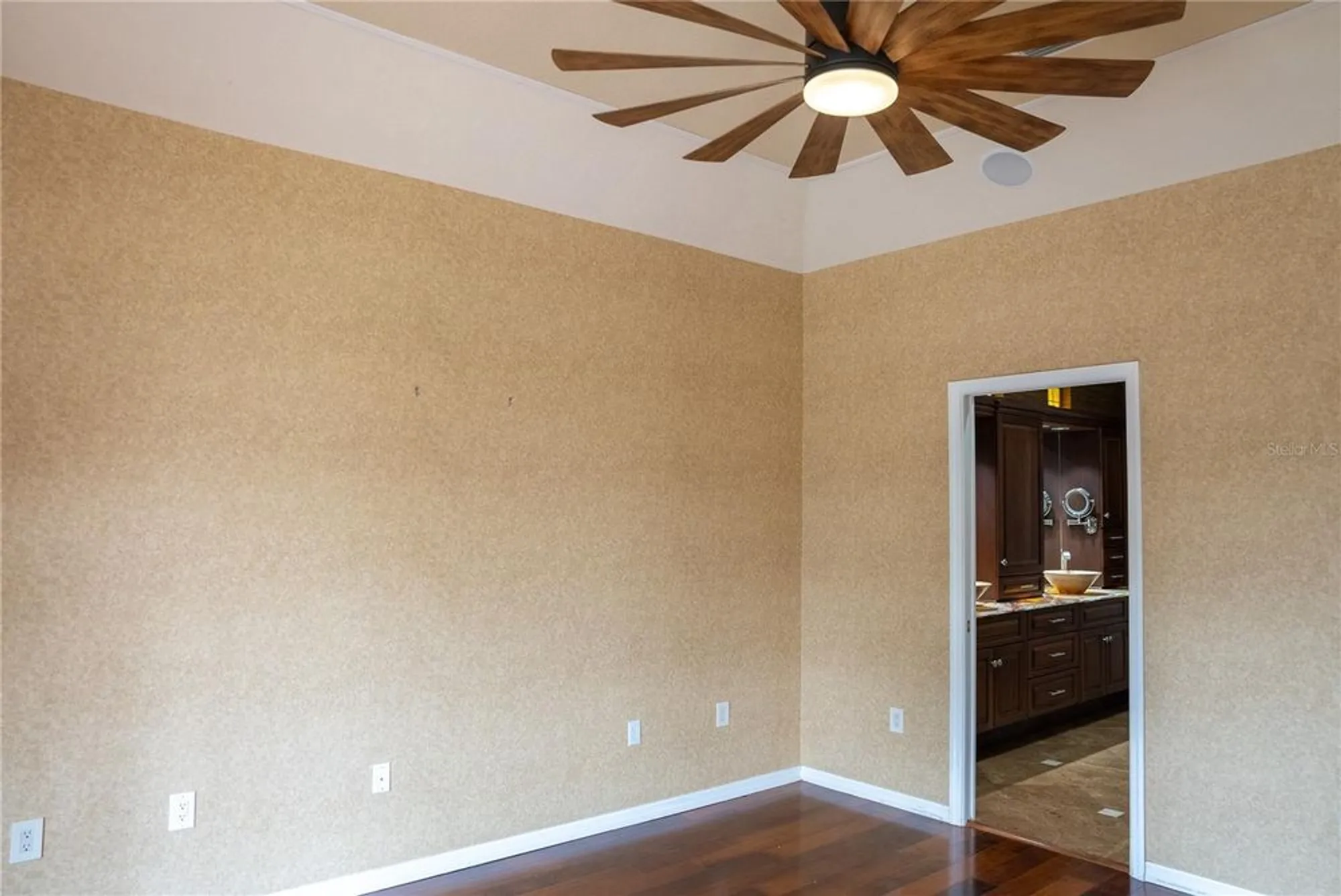 Property Slideshow image 22 of 37 | 326 saint george ct 14, Venice, FL, 34293