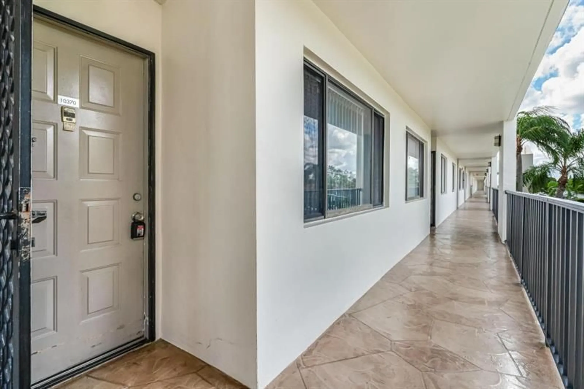 Property Slideshow image 3 of 26 | 10370 e clairmont cir 302, Tamarac, FL, 33321