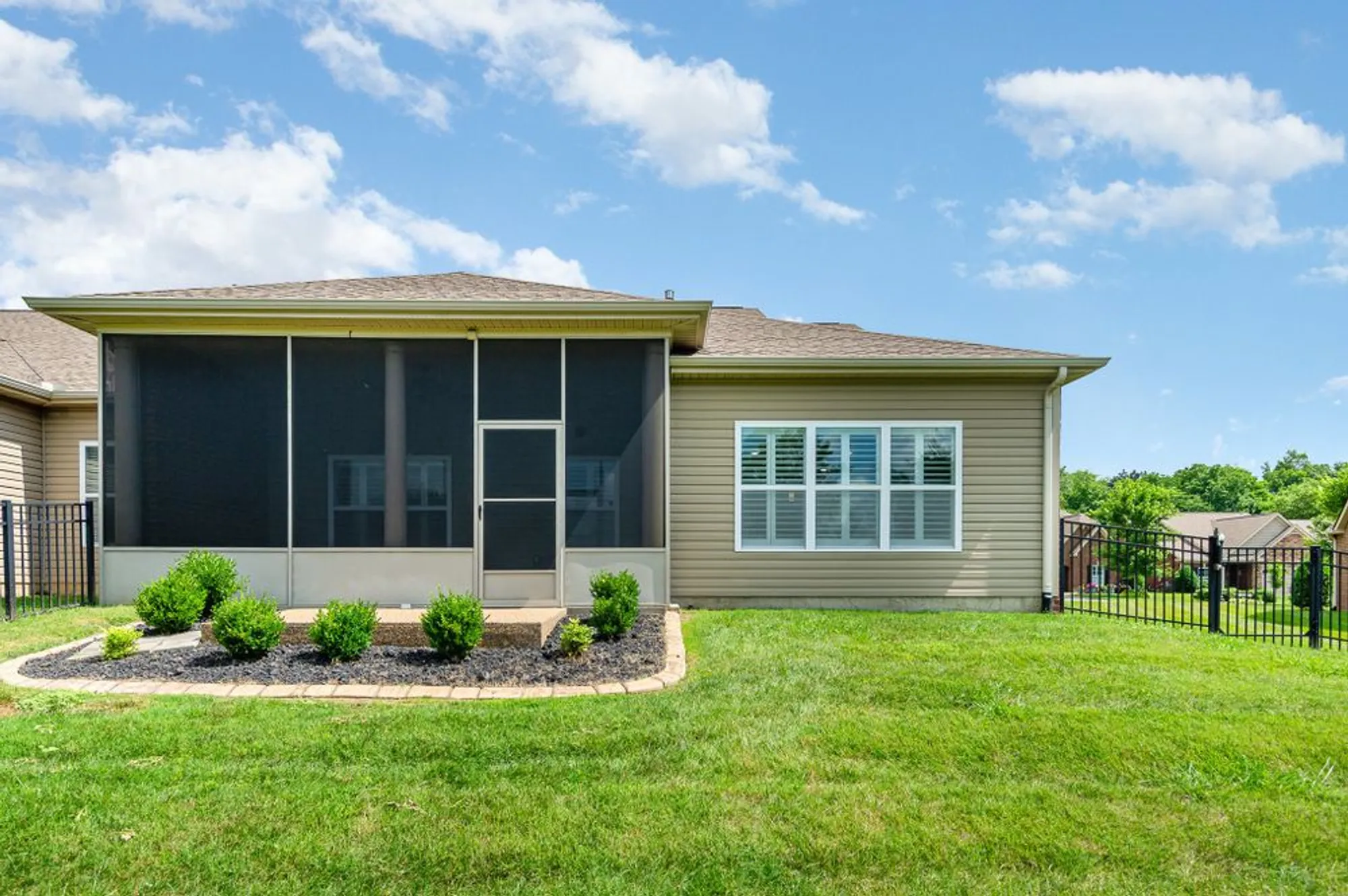 Property Slideshow image 28 of 37 | 445 stonegate dr, Lebanon, TN, 37090