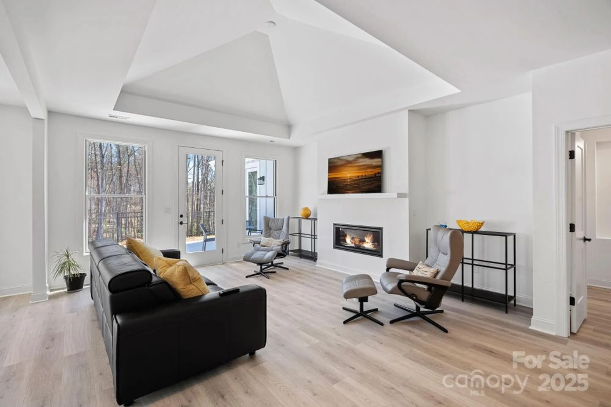 Property Slideshow image 18 of 39 | 218 alenda lux cir, Mooresville, NC, 28115