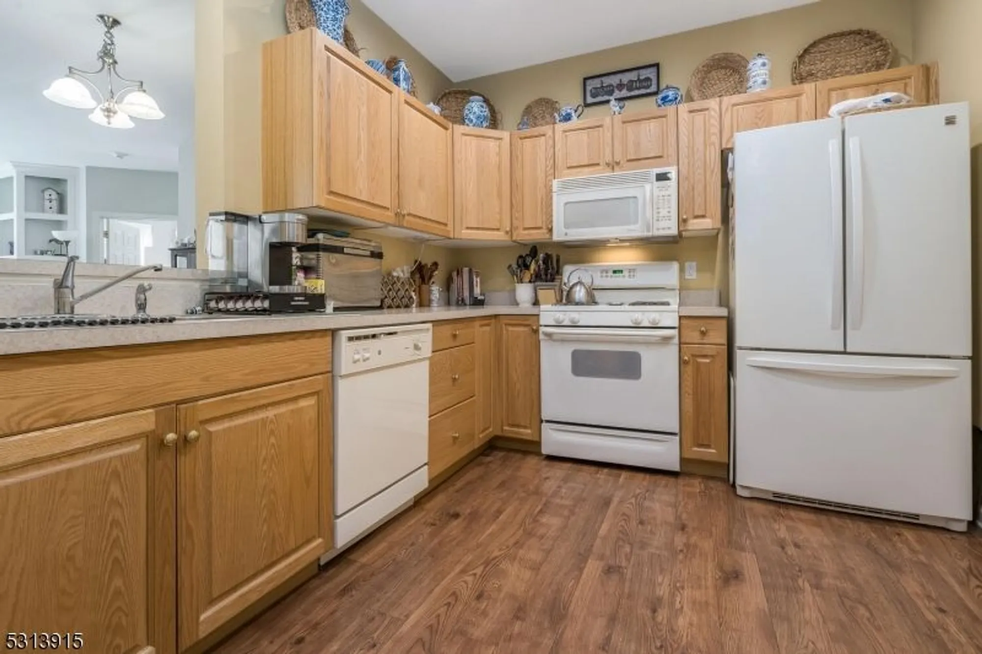 Property Slideshow image 5 of 48 | 6015 brookfield glen dr # 15, Belvidere, NJ, 07823