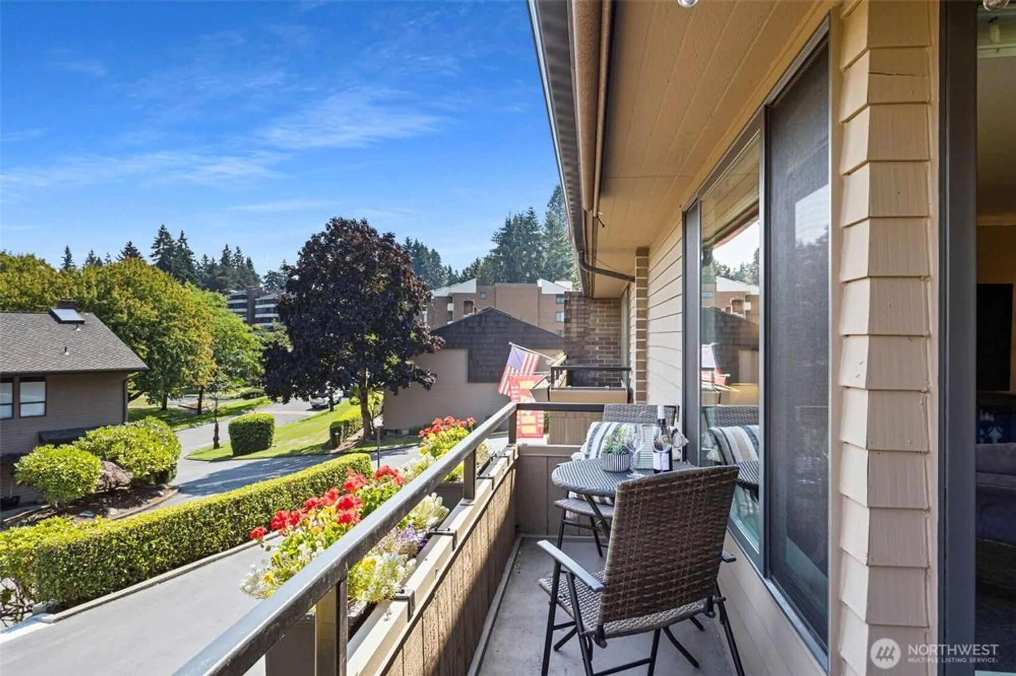 Property Slideshow image 12 of 40 | 10749 glen acres dr s # 10749s, Seattle, WA, 98168