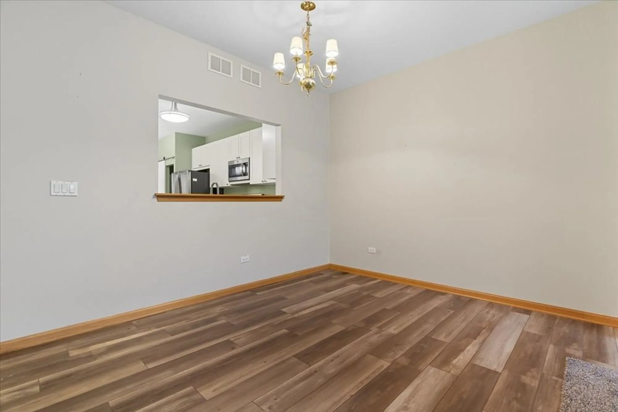 Property Slideshow image 10 of 25 | 2346 ashbrook ln, Grayslake, IL, 60030