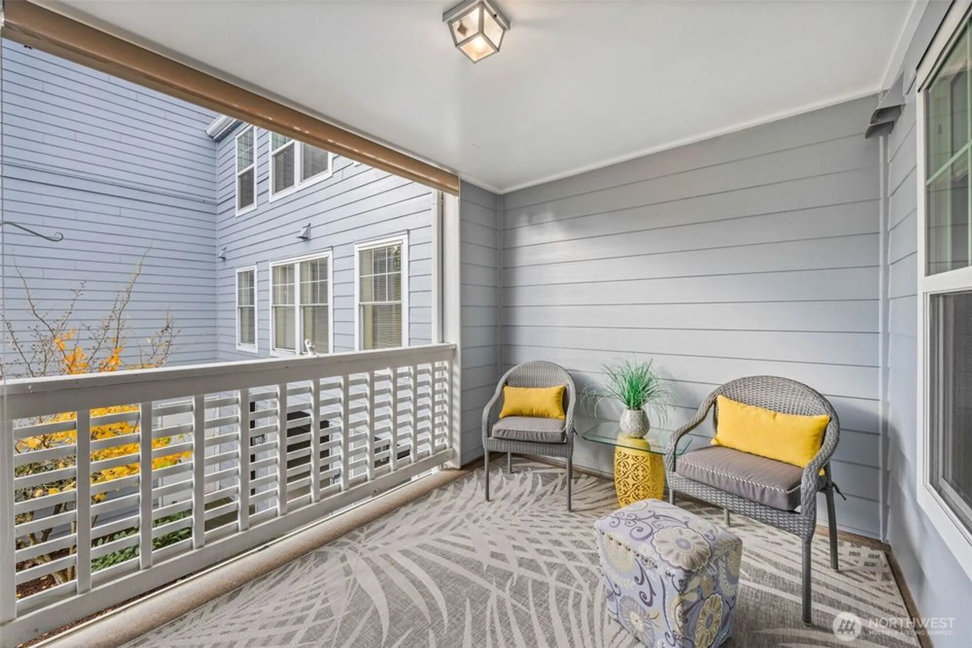 Property Slideshow image 18 of 40 | 4081 224th ln 210, Issaquah, WA, 98029