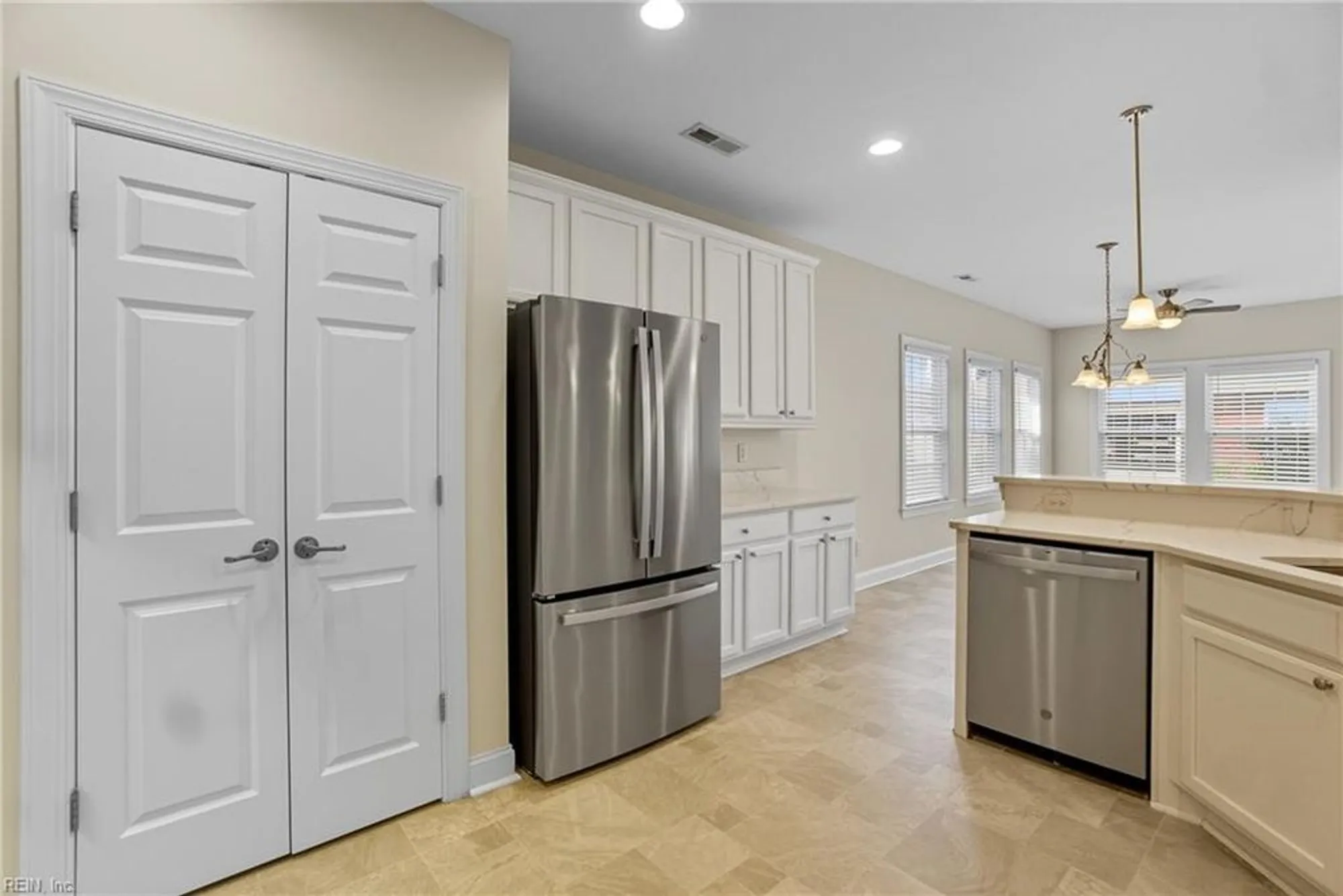 Property Slideshow image 11 of 34 | 1439 thistlewood ln, Chesapeake, VA, 23320