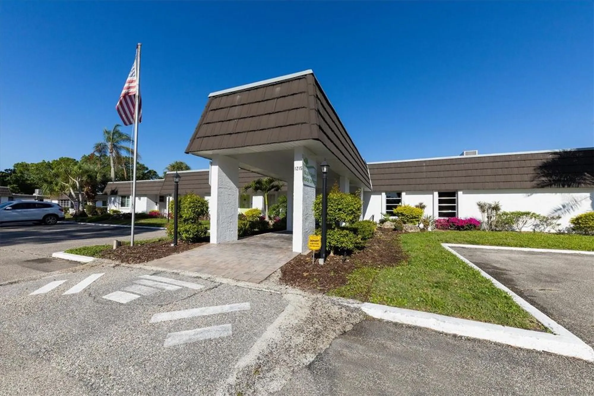 Property Slideshow image 24 of 31 | 3990 overlook bnd 19, Sarasota, FL, 34232