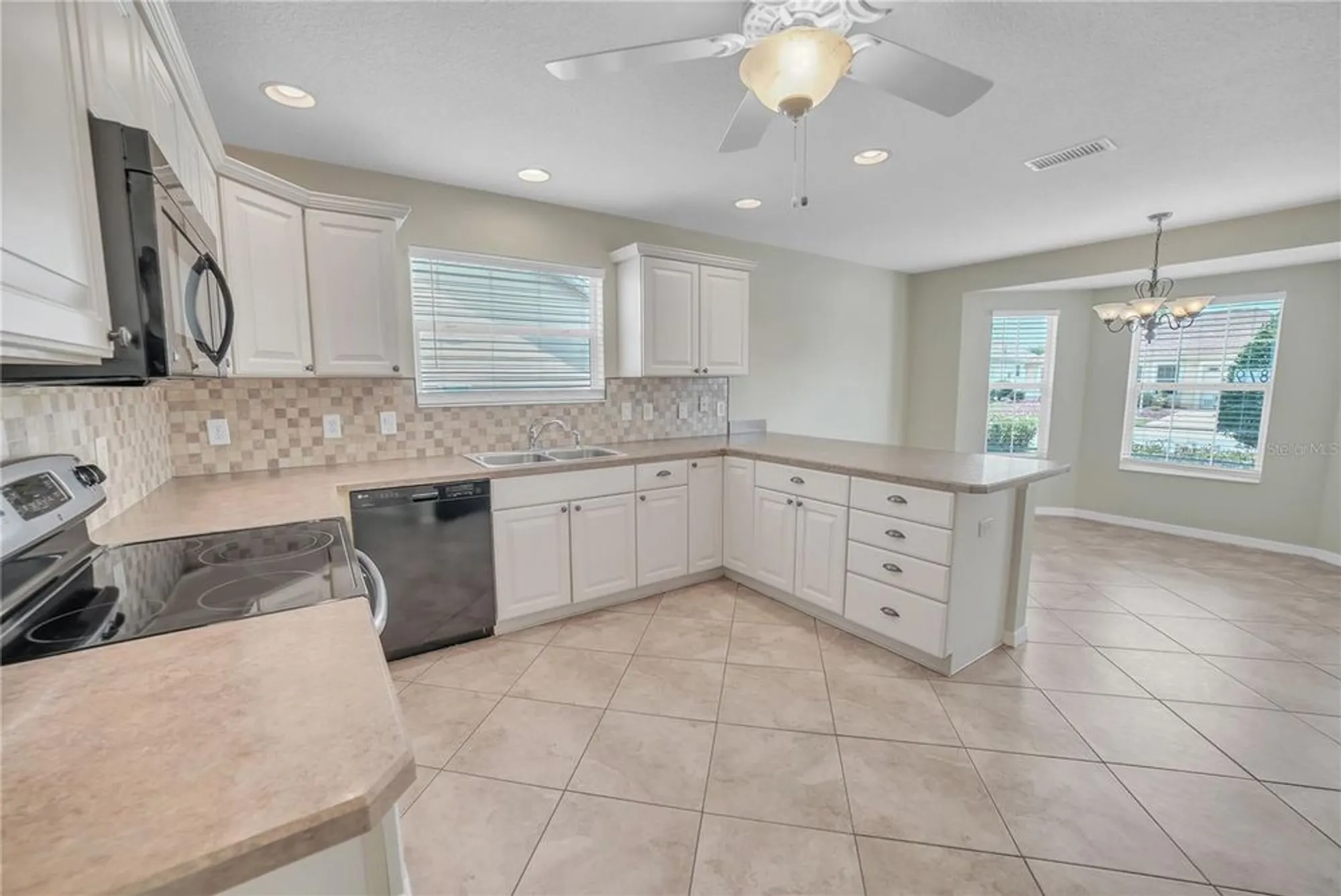 Property Slideshow image 11 of 45 | 879 astor way, The Villages, FL, 32162