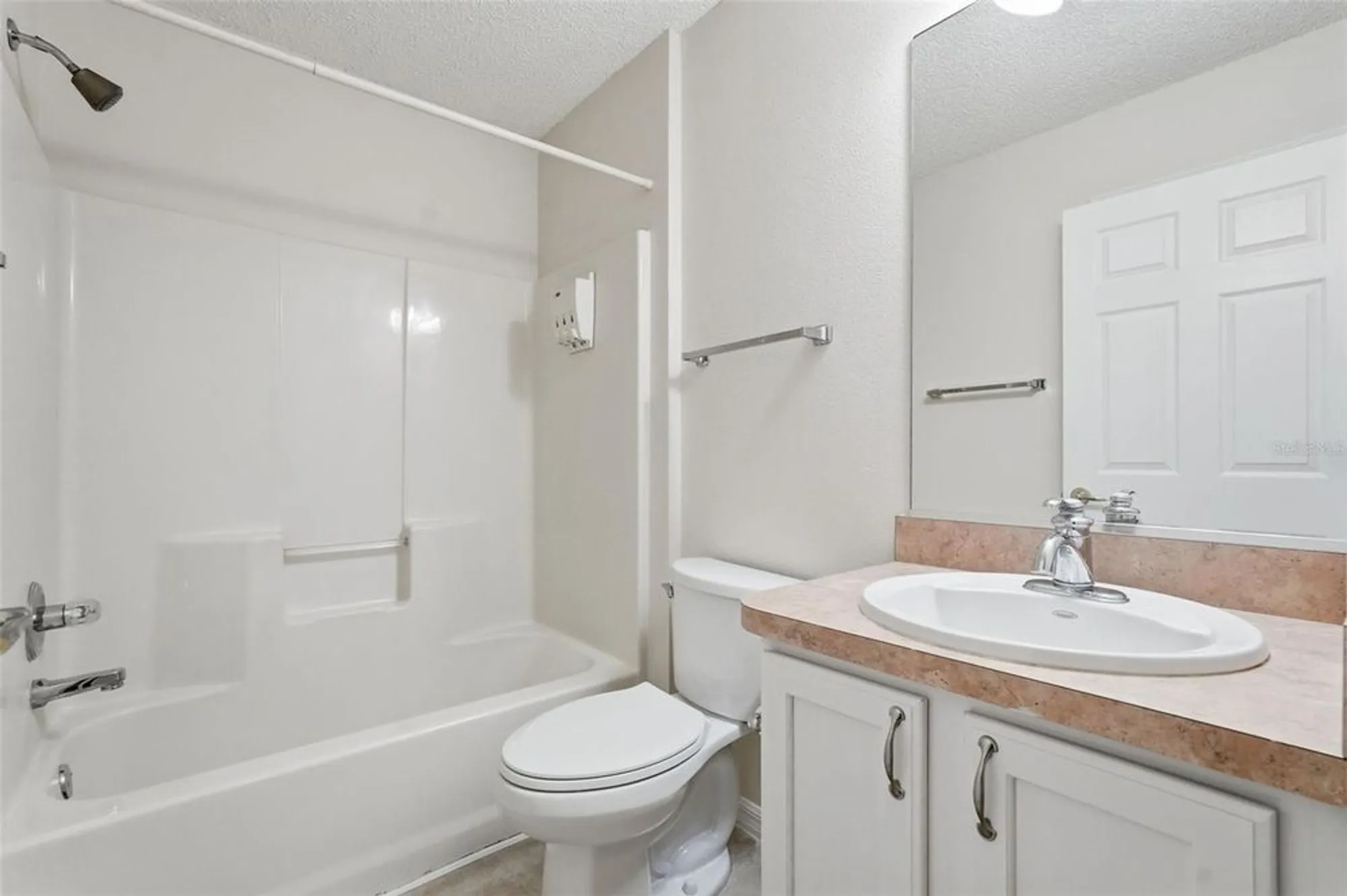 Property Slideshow image 32 of 69 | 17985 se 92nd amory ave, The Villages, FL, 32162