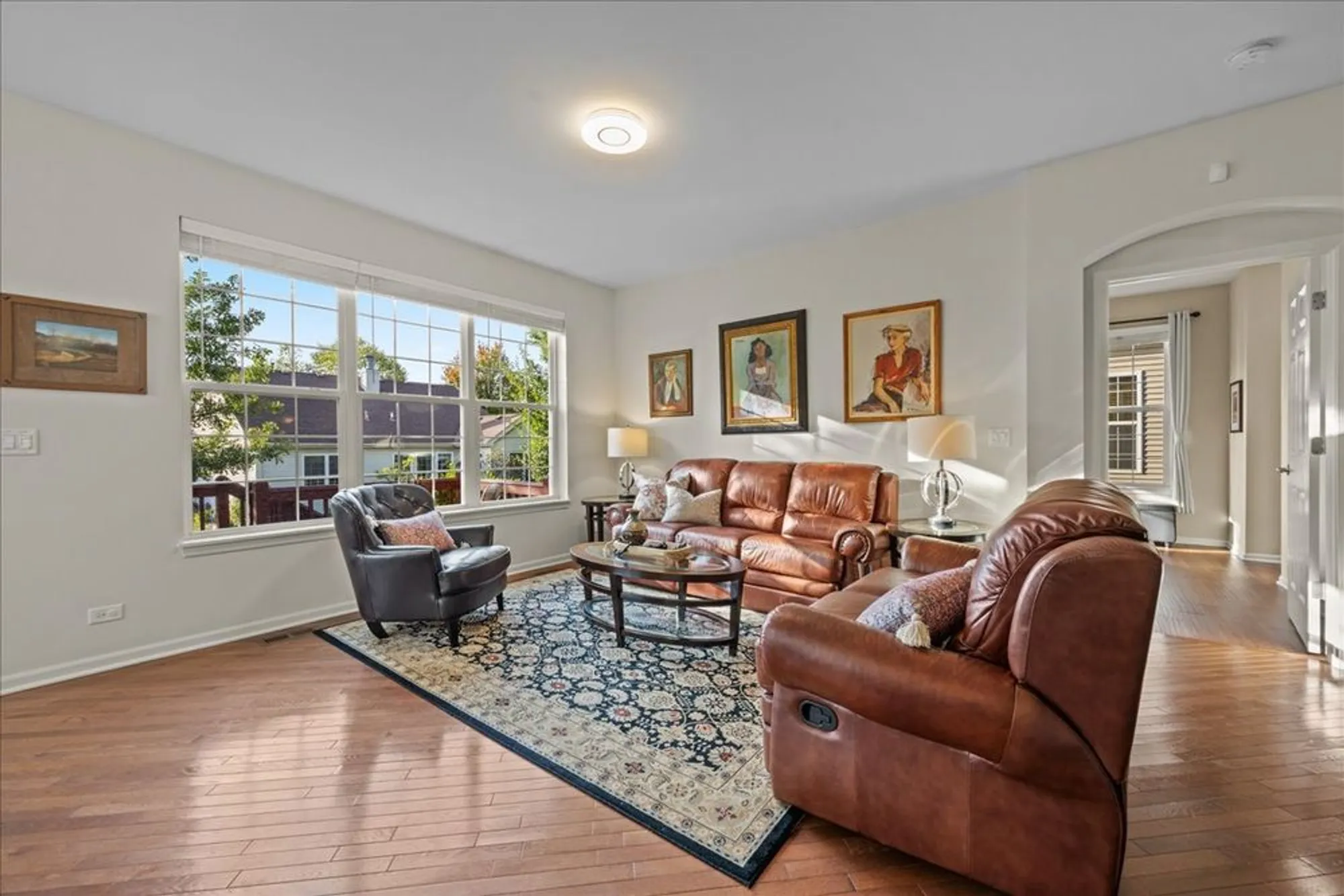 Property Slideshow image 9 of 30 | 1148 drury ln, Aurora, IL, 60502