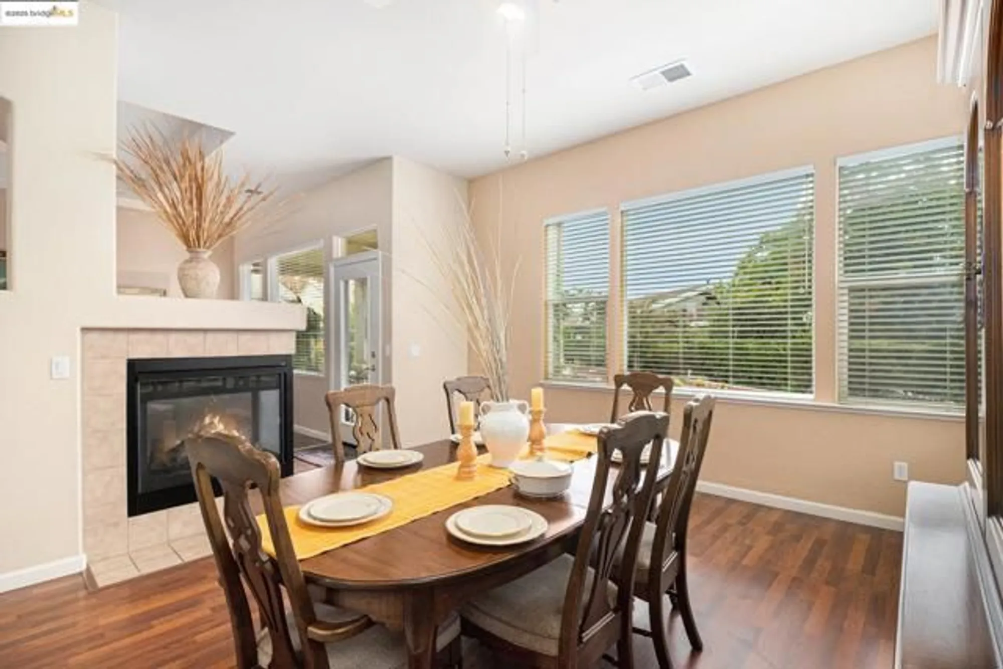 Property Slideshow image 15 of 40 | 1951 desert gold pl, Brentwood, CA, 94513