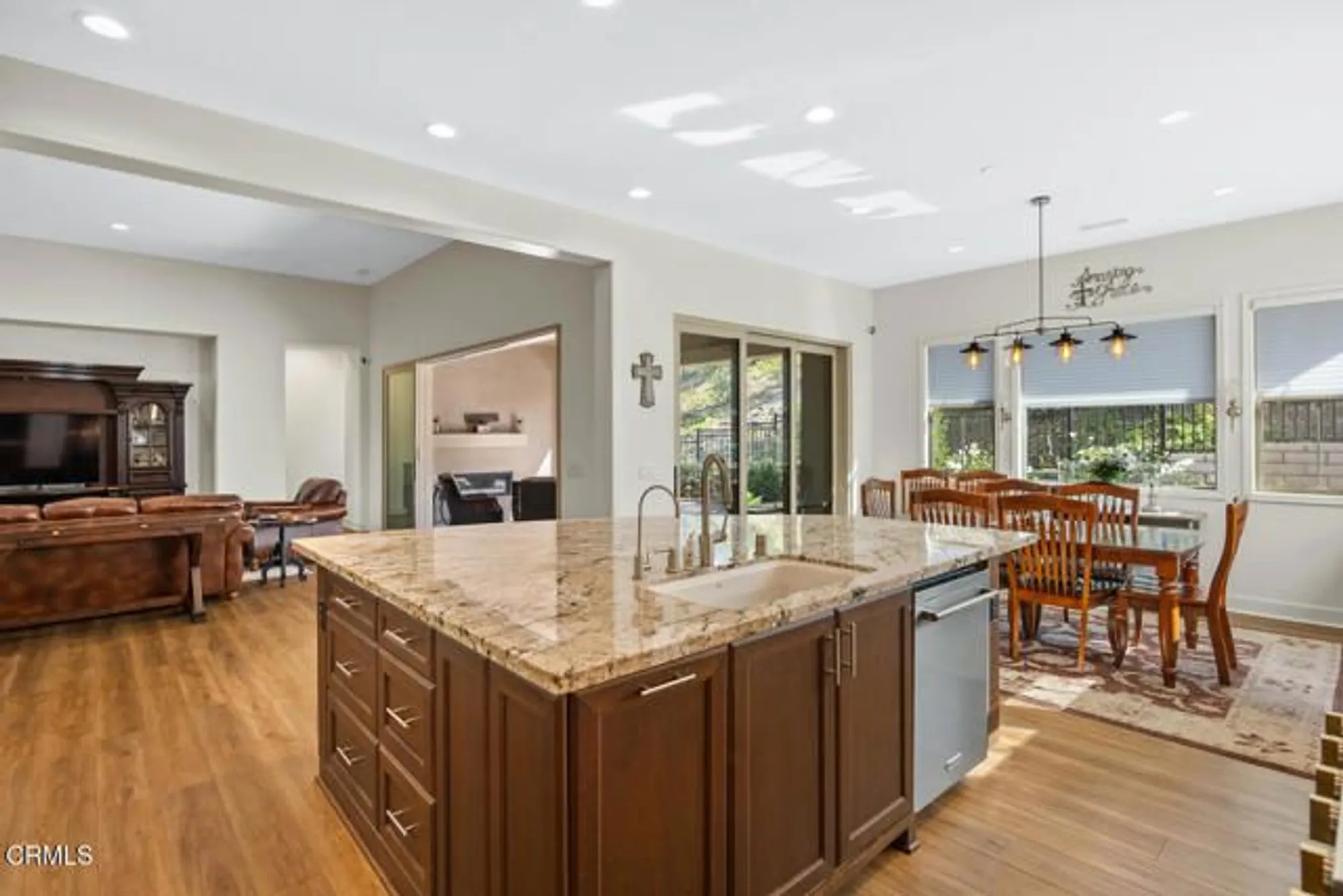 Property Slideshow image 18 of 76 | 2188 jovana ct, Camarillo, CA, 93012