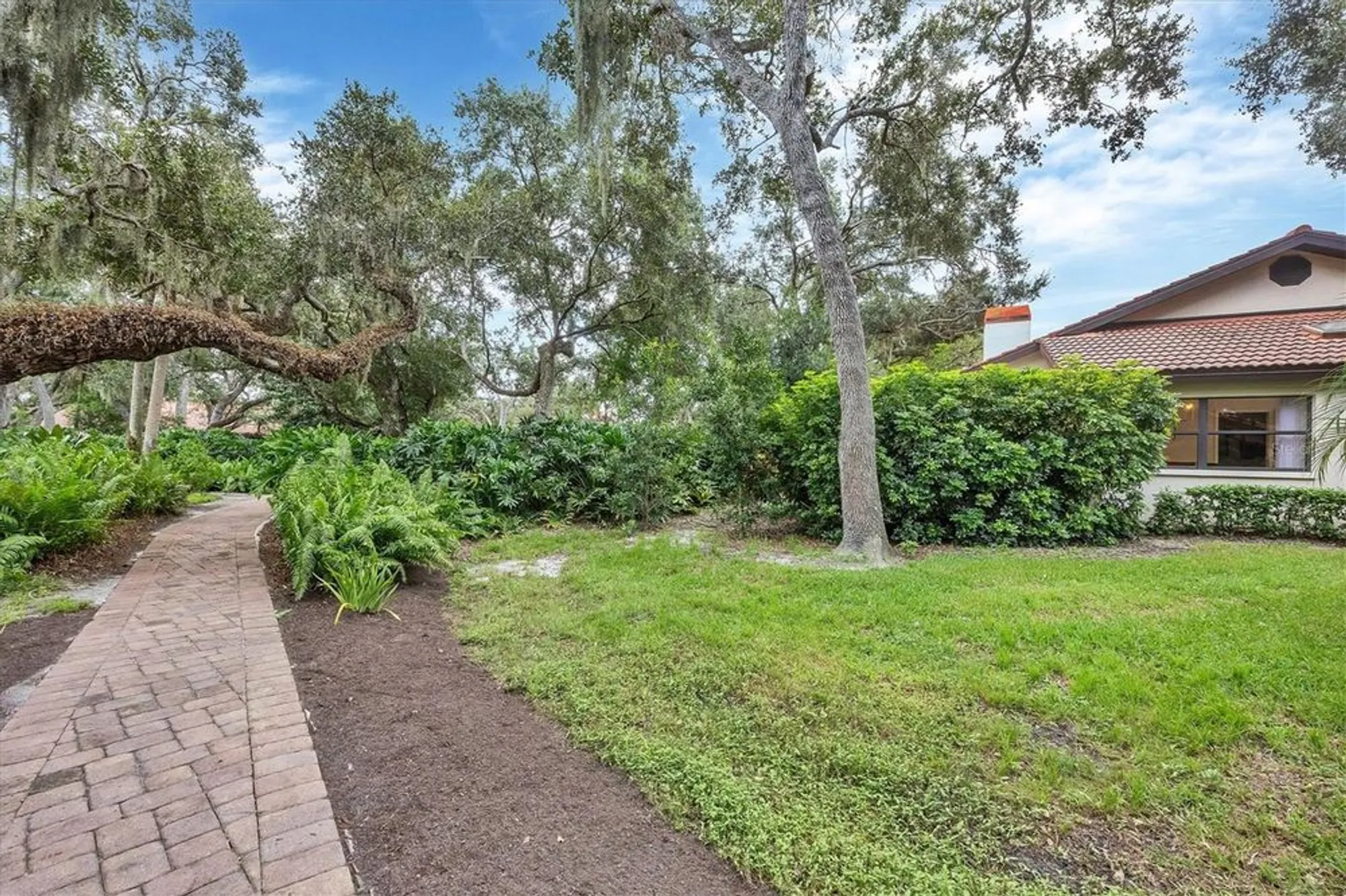 Property Slideshow image 71 of 94 | 7254 oak moss dr 72, Sarasota, FL, 34241