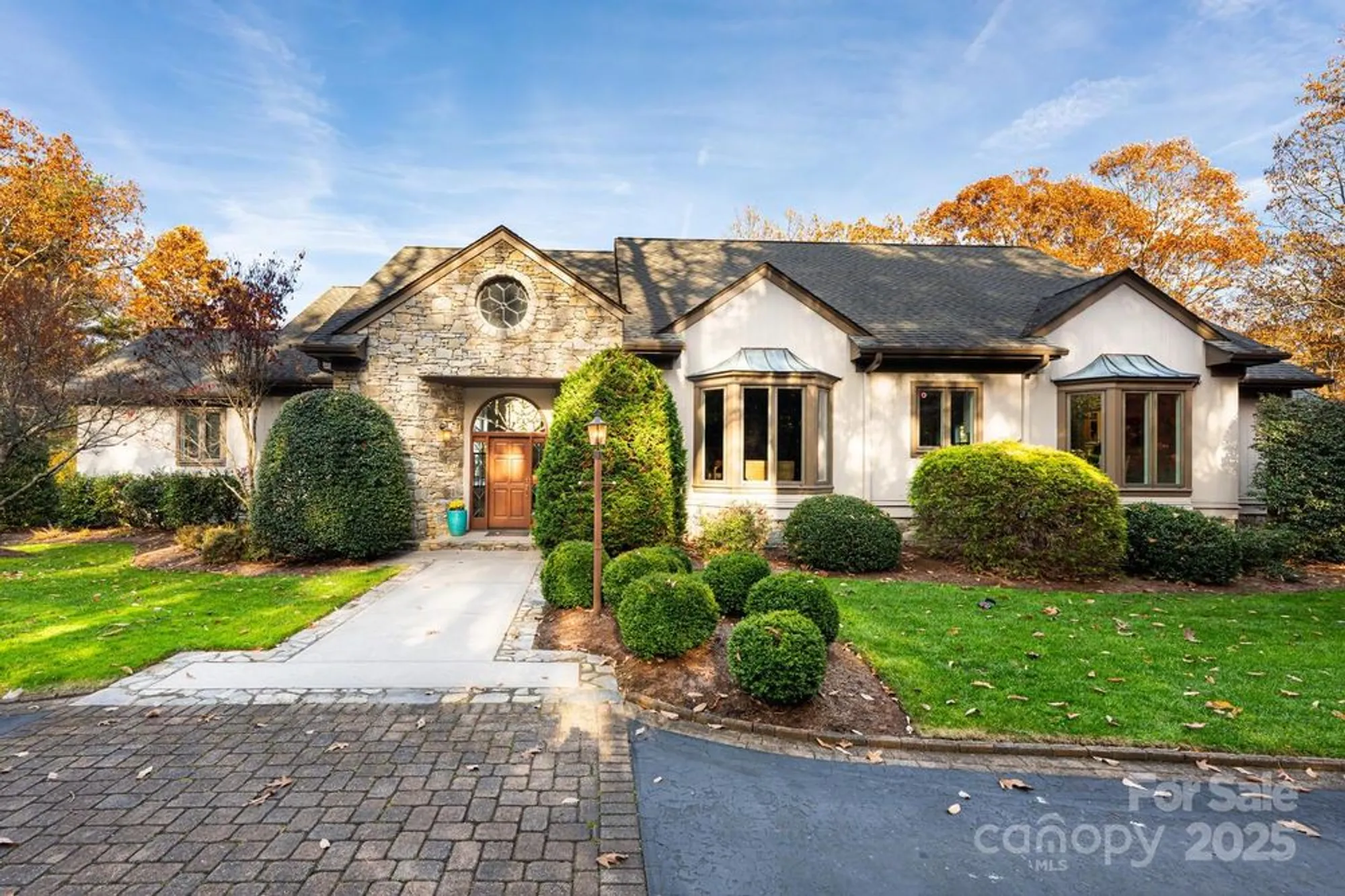 Property Slideshow image 1 of 48 | 106 woodglen ct, Flat Rock, NC, 28731