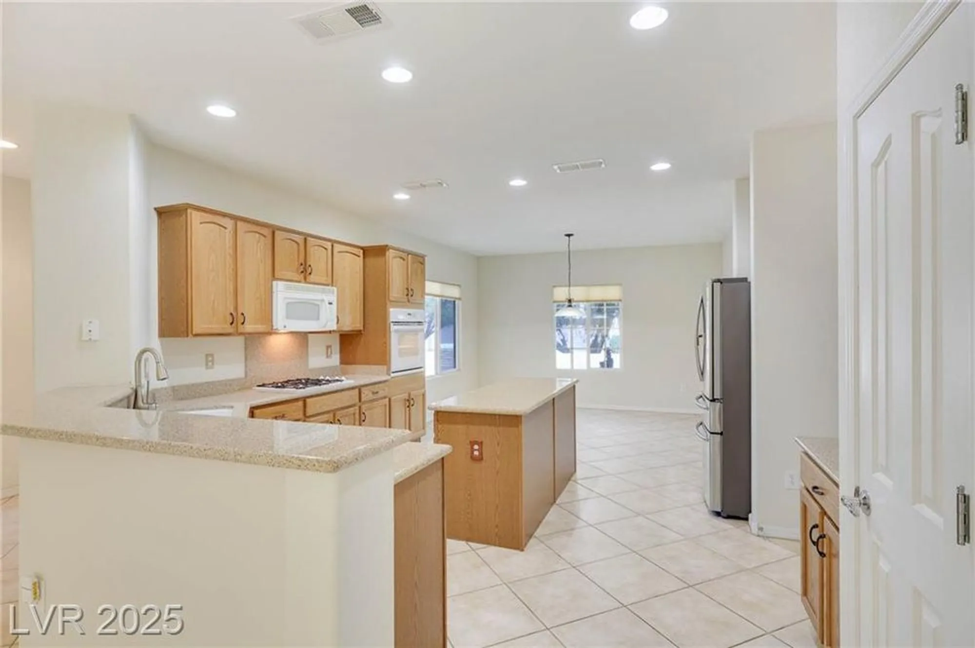 Property Slideshow image 9 of 31 | 2313 janesville ln, Henderson, NV, 89044