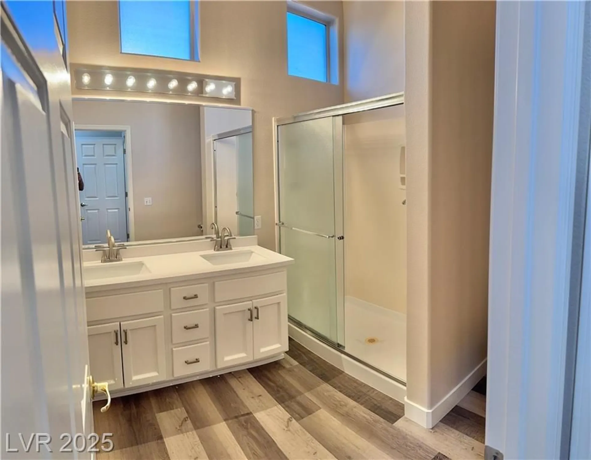 Property Slideshow image 43 of 98 | 10316 bent brook pl, Las Vegas, NV, 89134