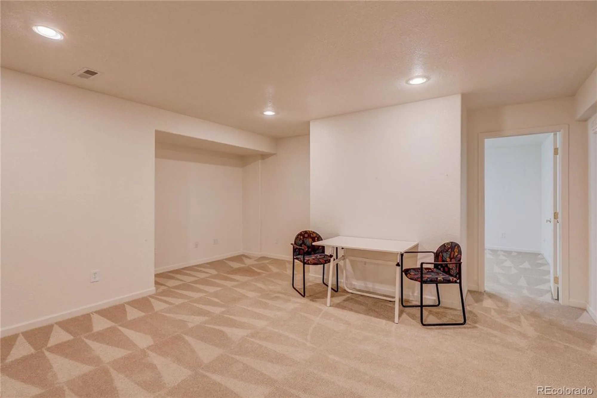 Property Slideshow image 28 of 45 | 22460 e heritage pkwy, Aurora, CO, 80016