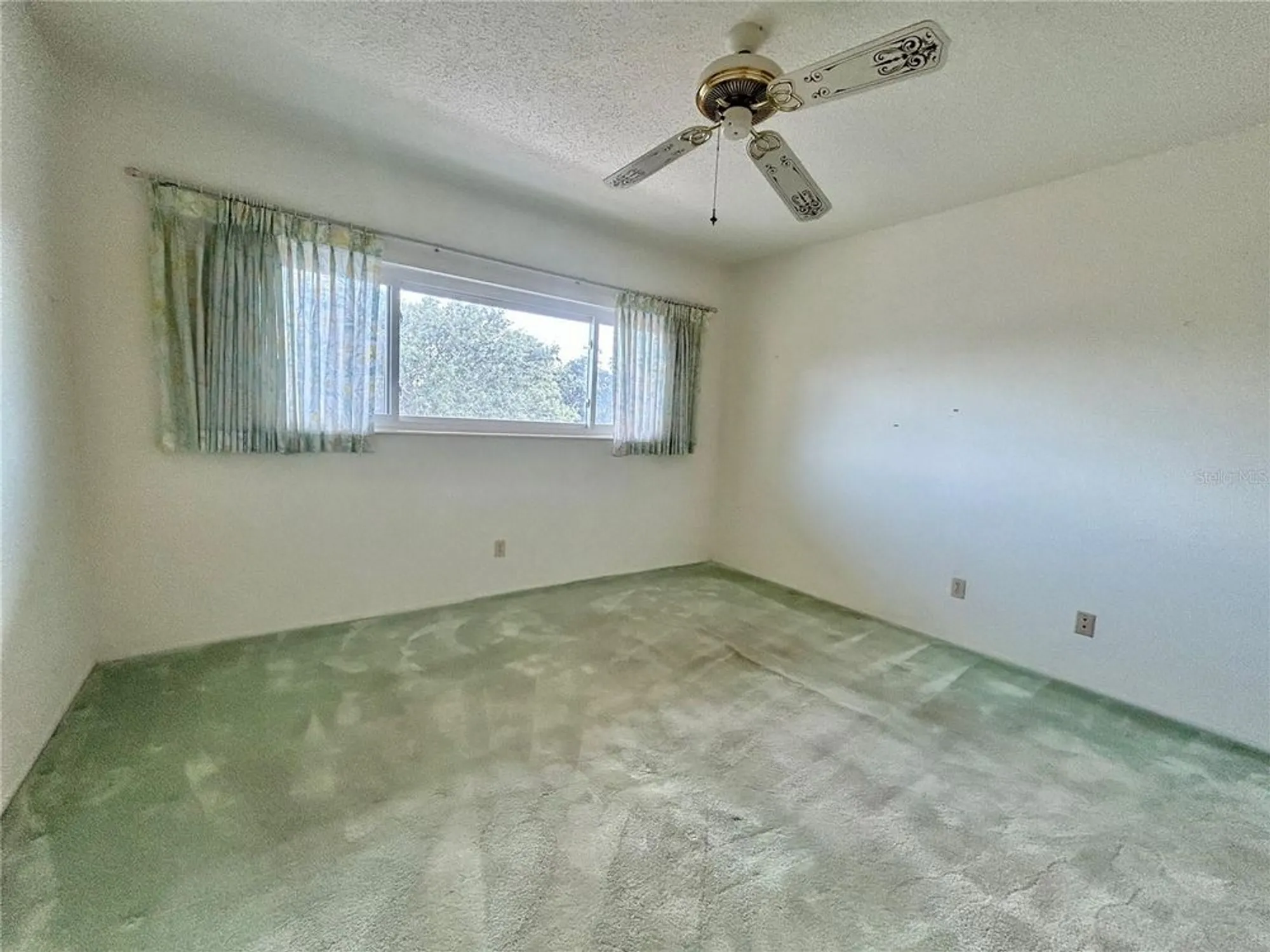 Property Slideshow image 29 of 57 | 2350 haitian dr 60, Clearwater, FL, 33763