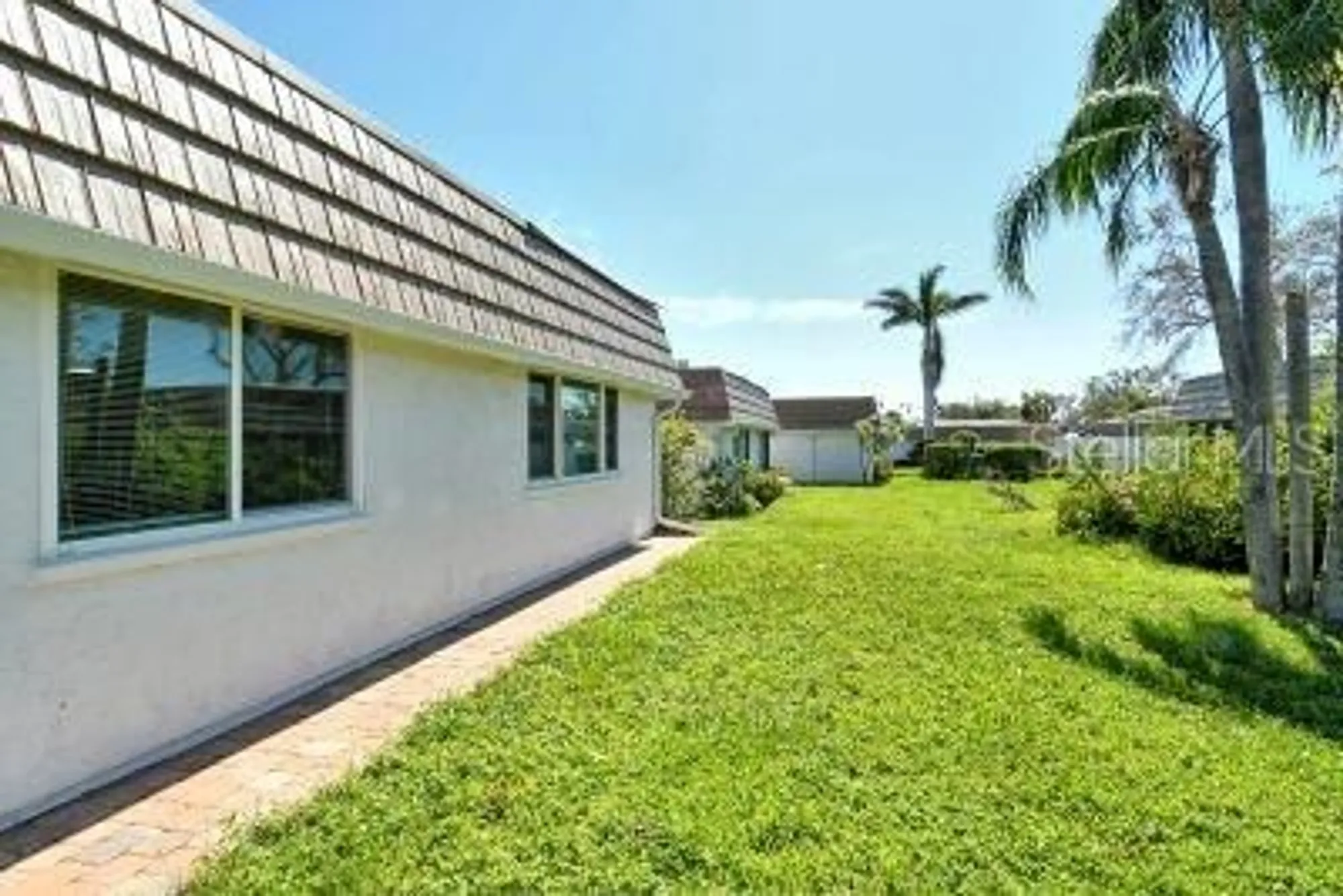 Property Slideshow image 29 of 37 | 2607 riverbluff pkwy # v145, Sarasota, FL, 34231