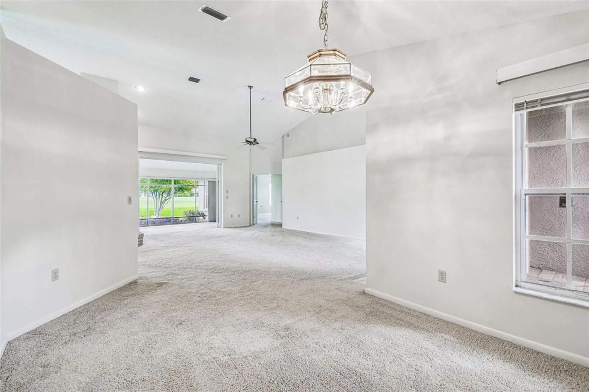 Property Slideshow image 17 of 86 | 8157 hidden hills dr, Spring Hill, FL, 34606