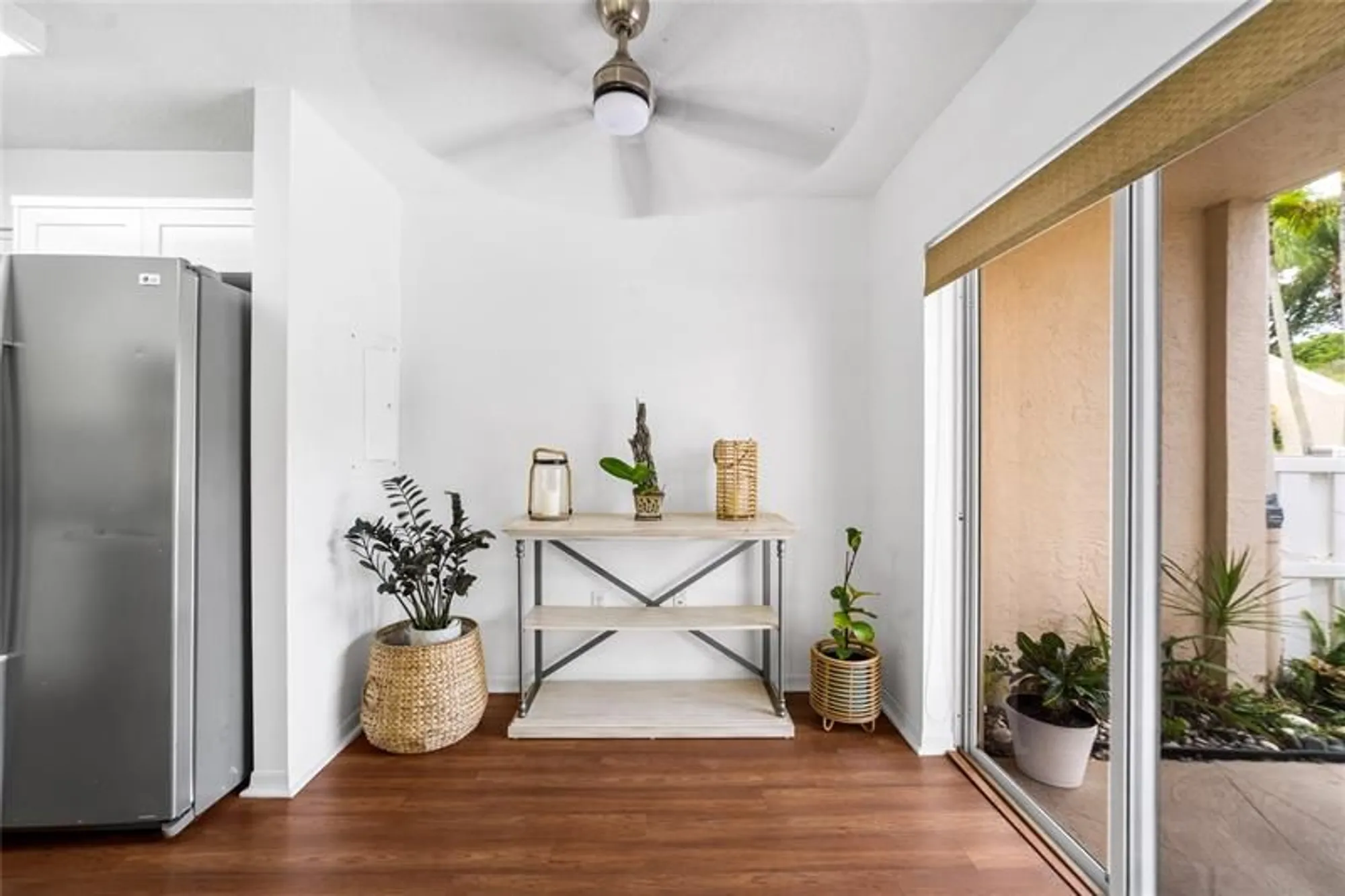 Property Slideshow image 5 of 35 | 7427 n devon dr 108, Tamarac, FL, 33321