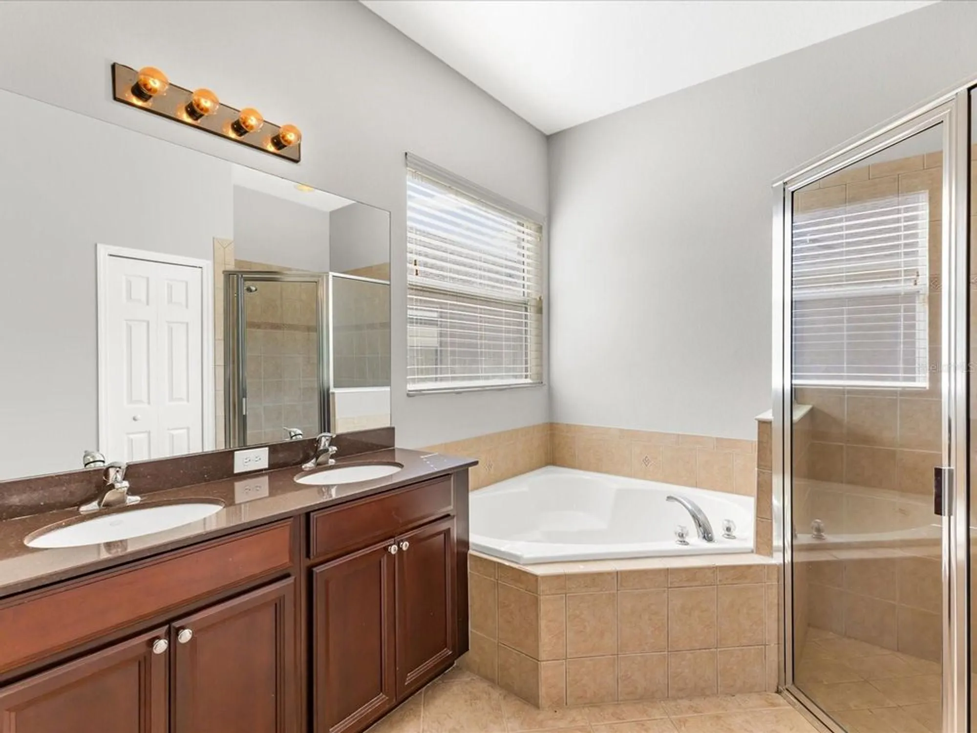 Property Slideshow image 14 of 28 | 5347 cappleman loop, Brooksville, FL, 34601