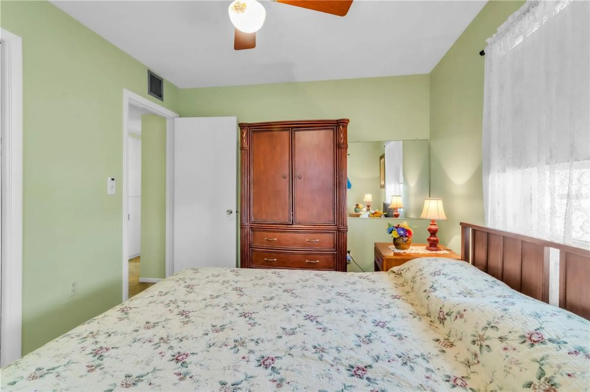 Property Slideshow image 20 of 53 | 735 torrey pines ave, Sun City Center, FL, 33573