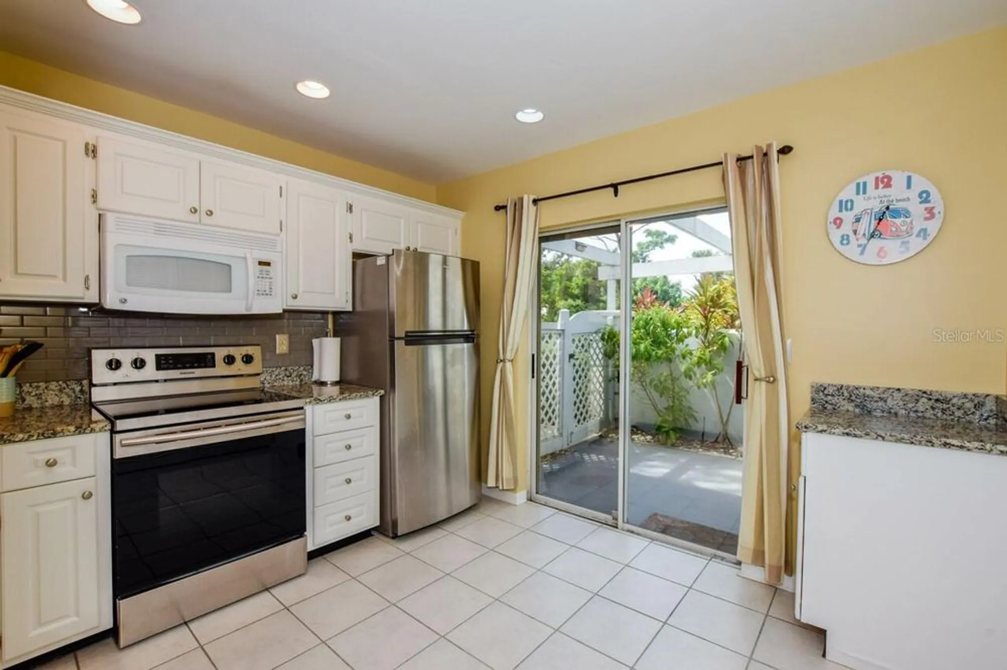Property Slideshow image 9 of 63 | 208 cerromar way 26, Venice, FL, 34293