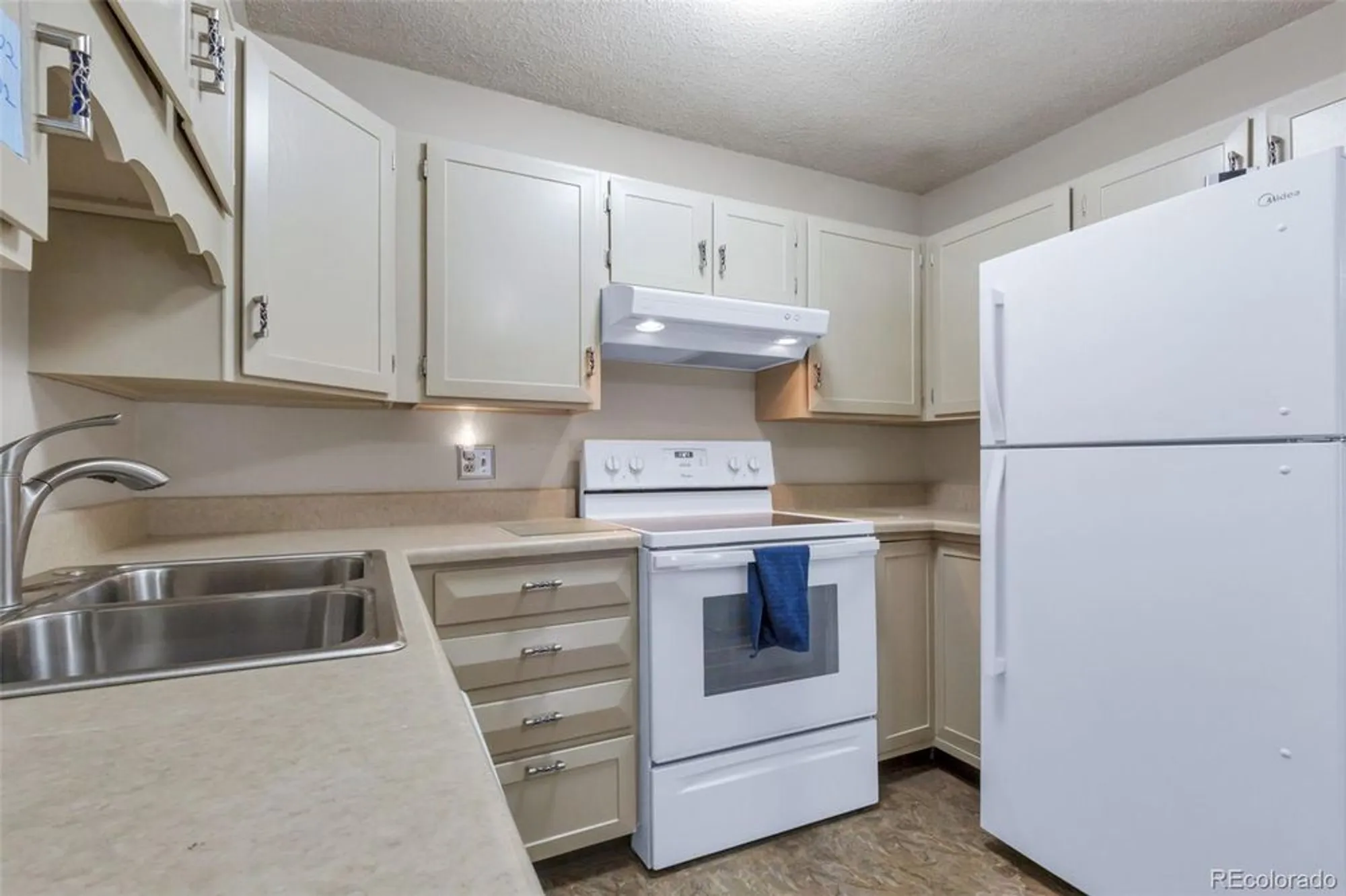 Property Slideshow image 4 of 41 | 13606 e bates ave apt 102, Aurora, CO, 80014