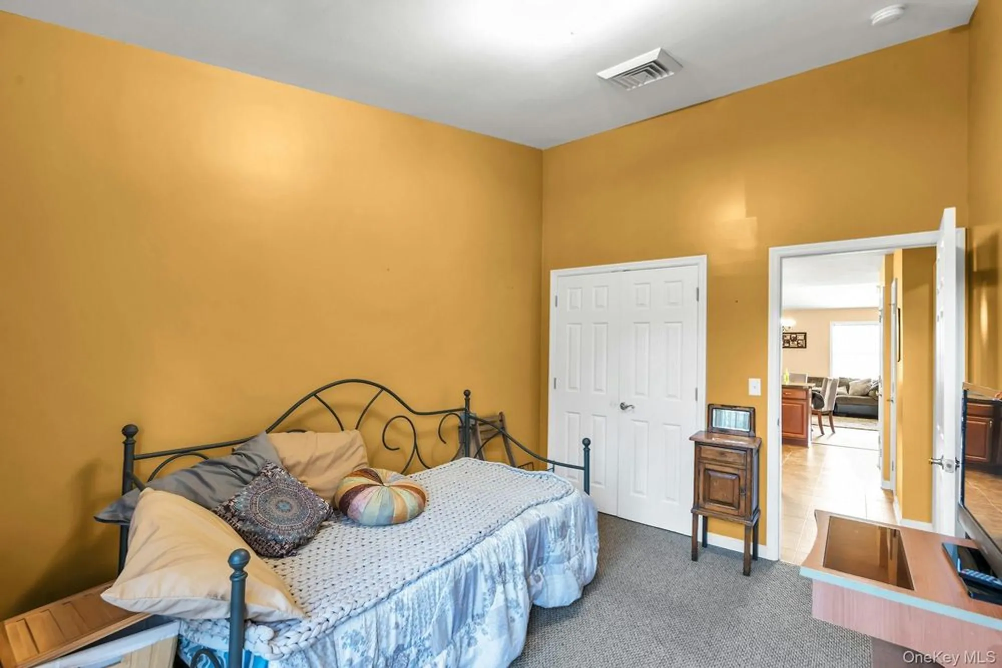 Property Slideshow image 10 of 24 | 1120 willow ln, Valley Stream, NY, 11580