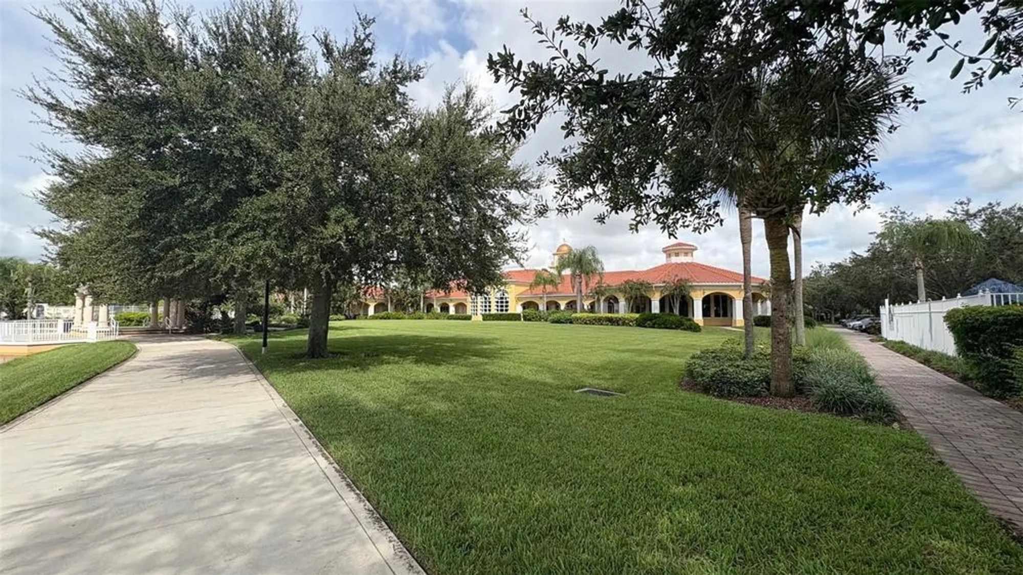 Property Slideshow image 39 of 46 | 11887 delfina ln, Orlando, FL, 32827