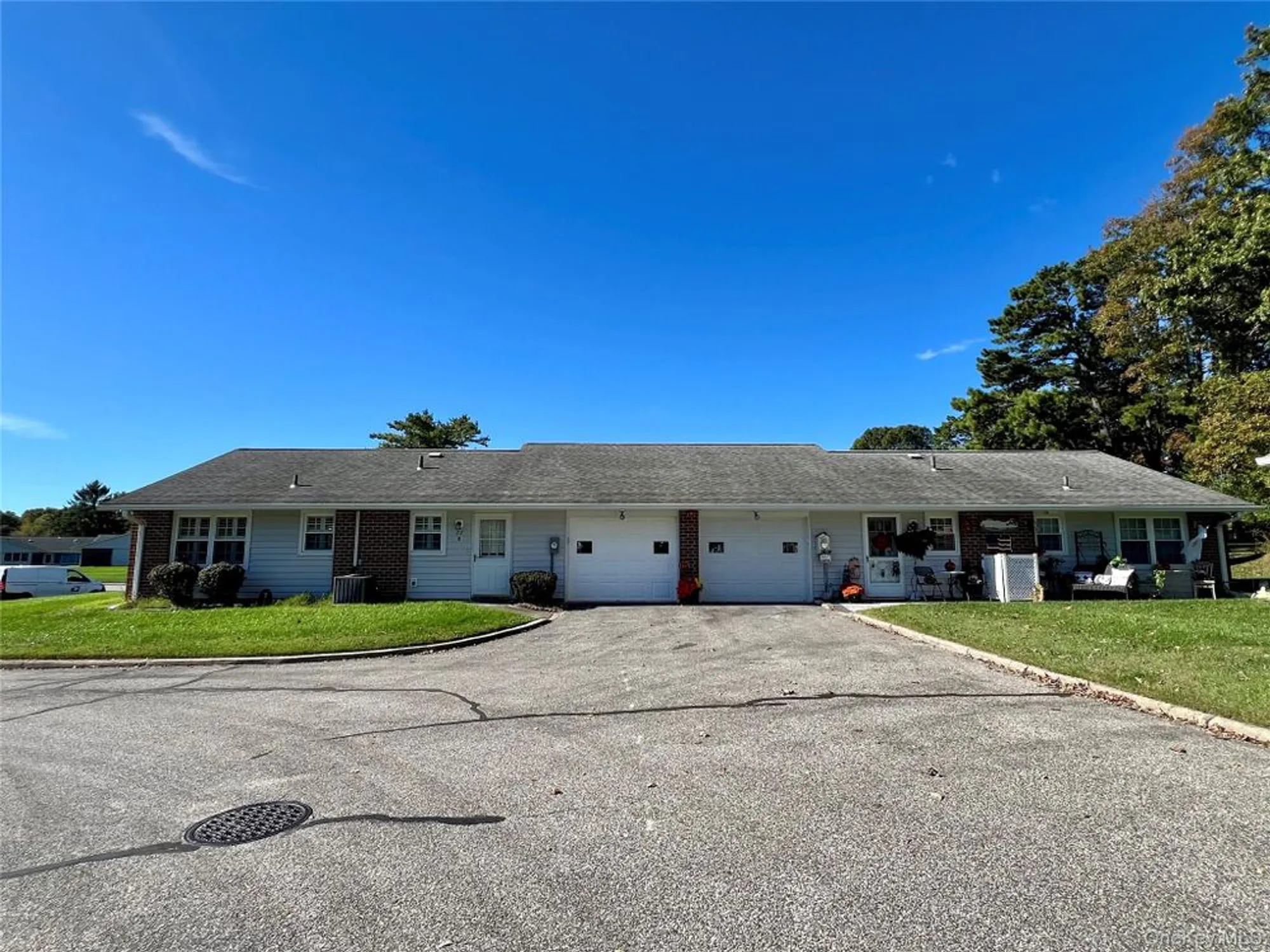 Property Slideshow image 5 of 13 | 22b guilford ct # 22b, Ridge, NY, 11961