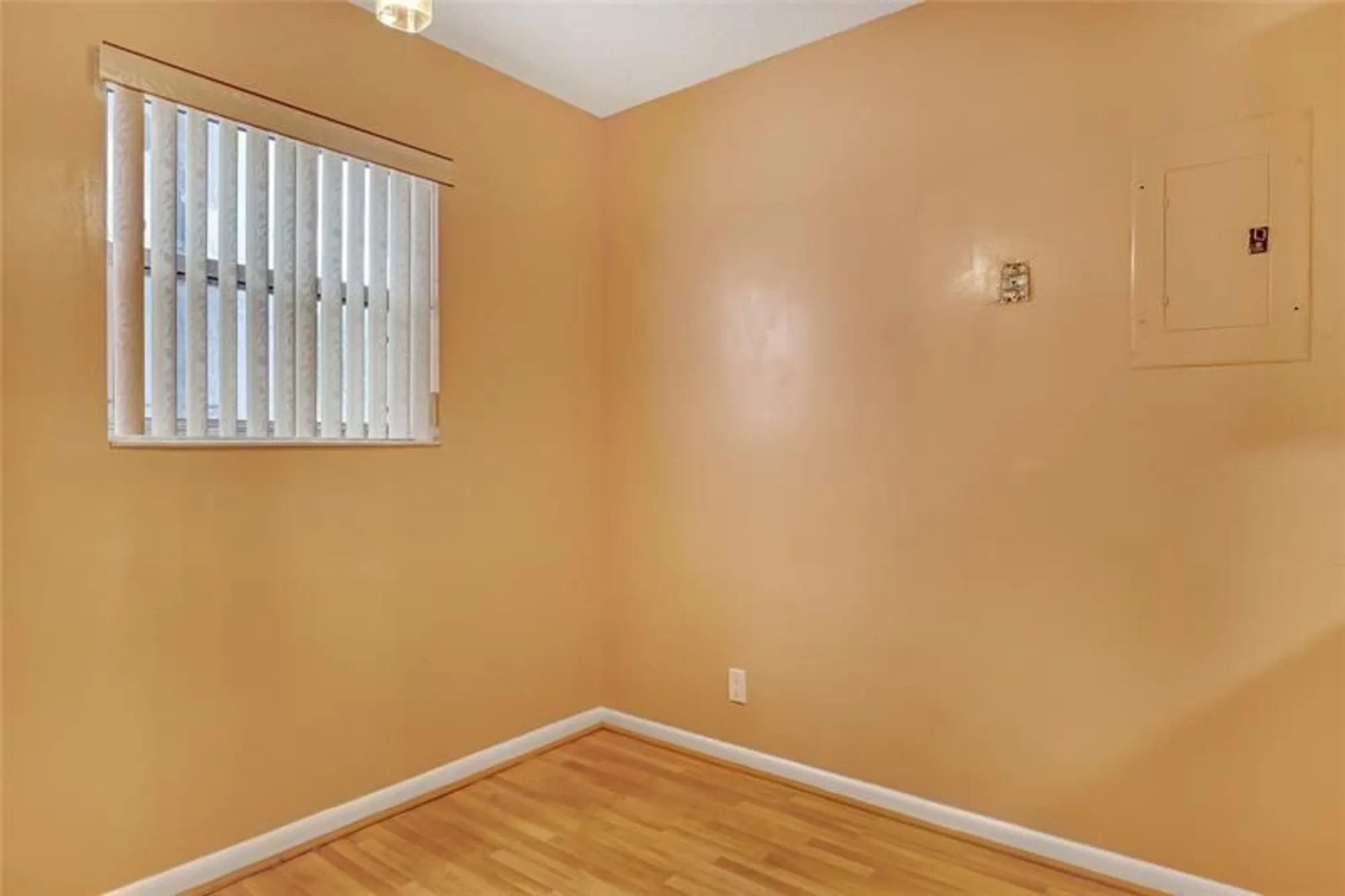 Property Slideshow image 16 of 28 | 6850 10th ave 101, Lake Worth, FL, 33467