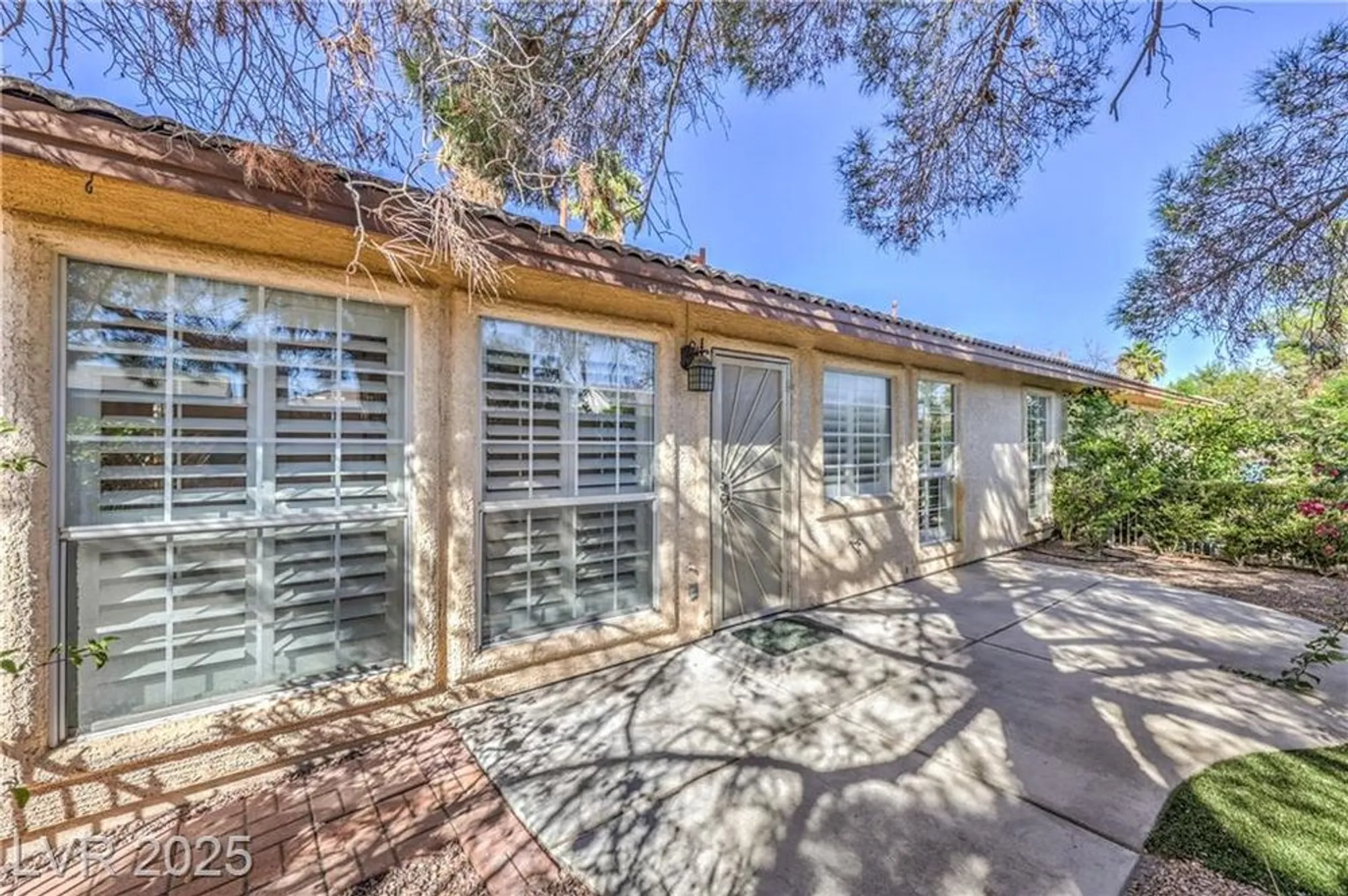 Property Slideshow image 20 of 36 | 5452 cove point dr, Las Vegas, NV, 89130
