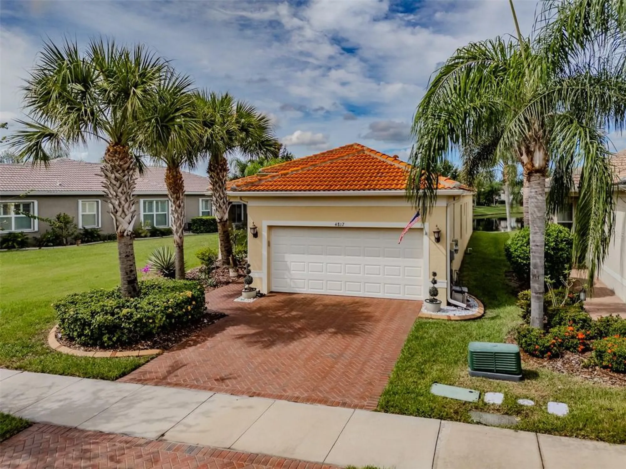Property Slideshow image 3 of 100 | 4817 sandy glen way, Wimauma, FL, 33598