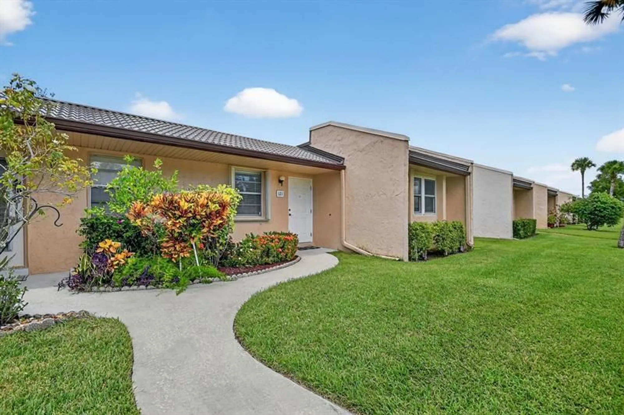 Property Slideshow image 29 of 45 | 121 lake meryl dr, West Palm Beach, FL, 33411